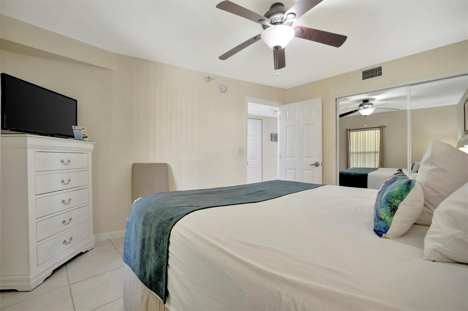 Image 42 of 56 For 11360 Gulf Boulevard 505