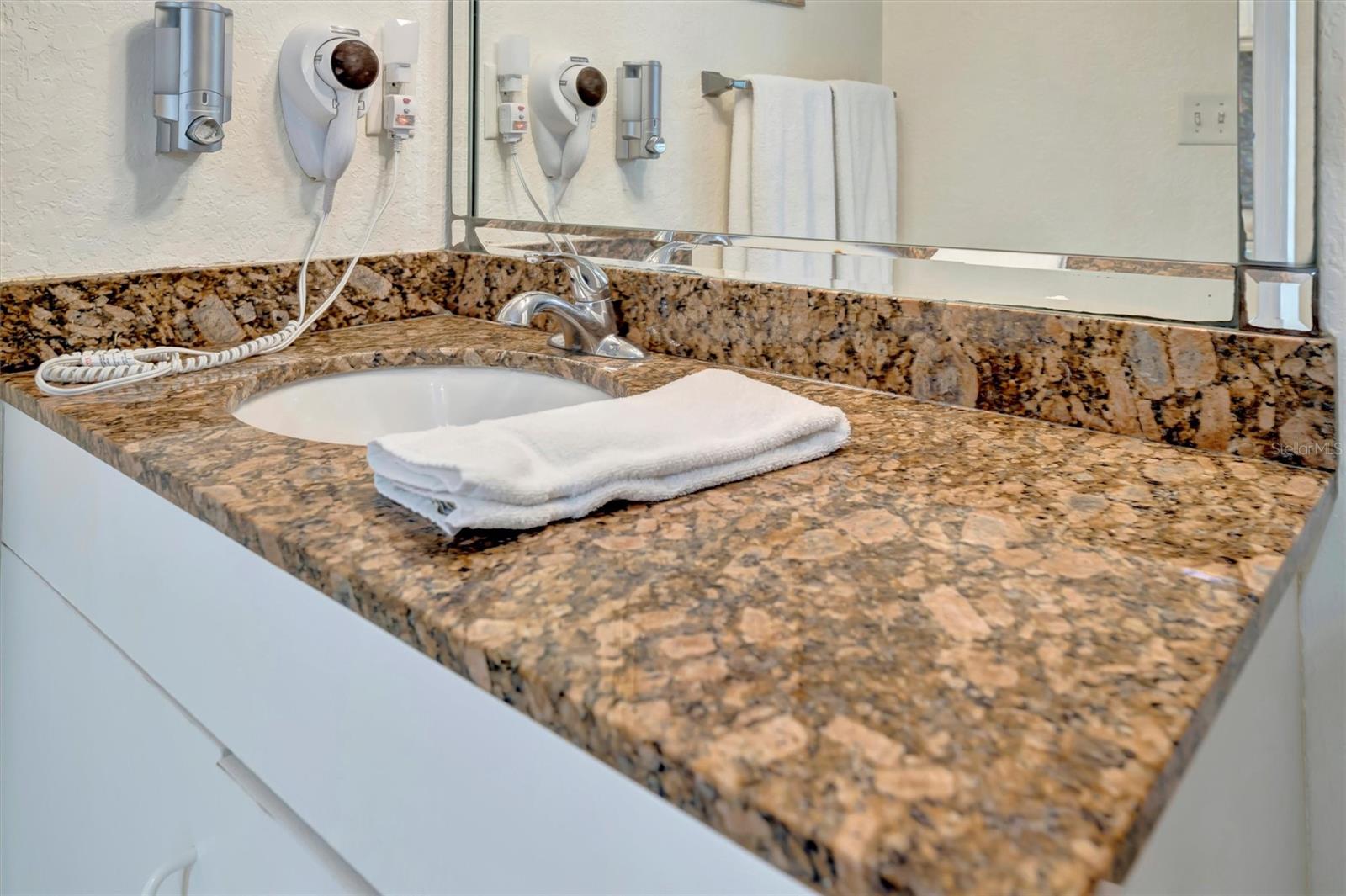 Image 47 of 56 For 11360 Gulf Boulevard 505