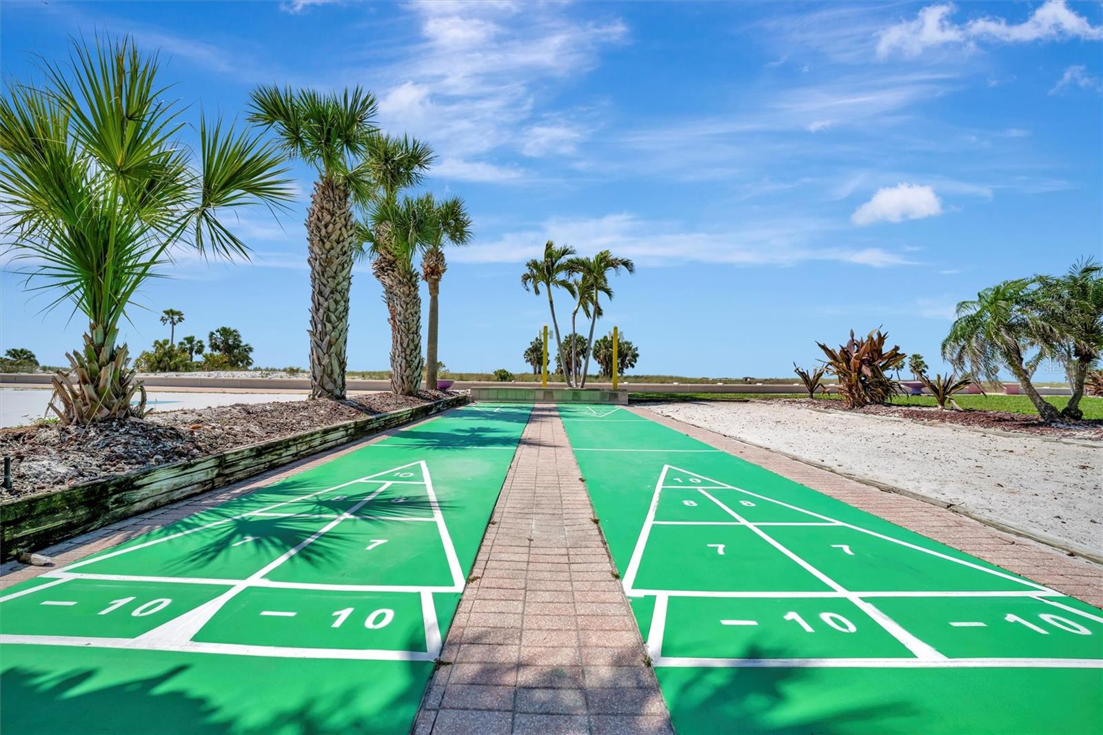 Image 52 of 56 For 11360 Gulf Boulevard 505