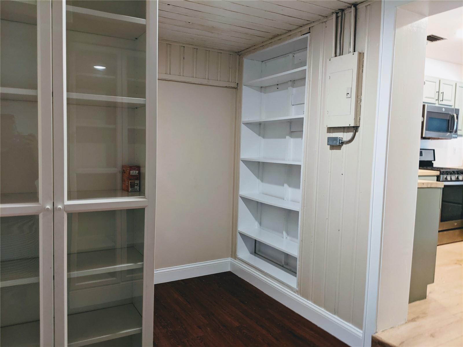 Image 20 of 29 For 5907 Tampa Street