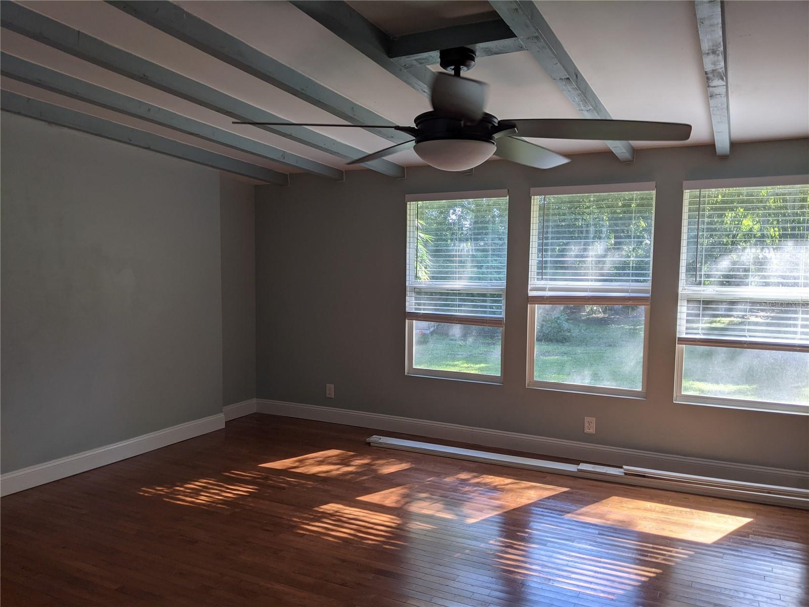 Image 23 of 29 For 5907 Tampa Street