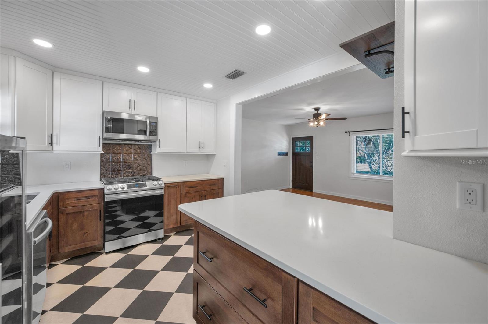 Image 12 of 48 For 1529 Paloma Lane