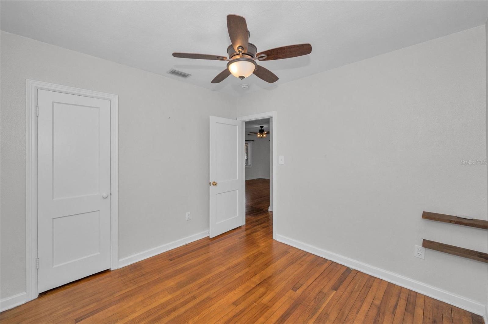 Image 22 of 48 For 1529 Paloma Lane