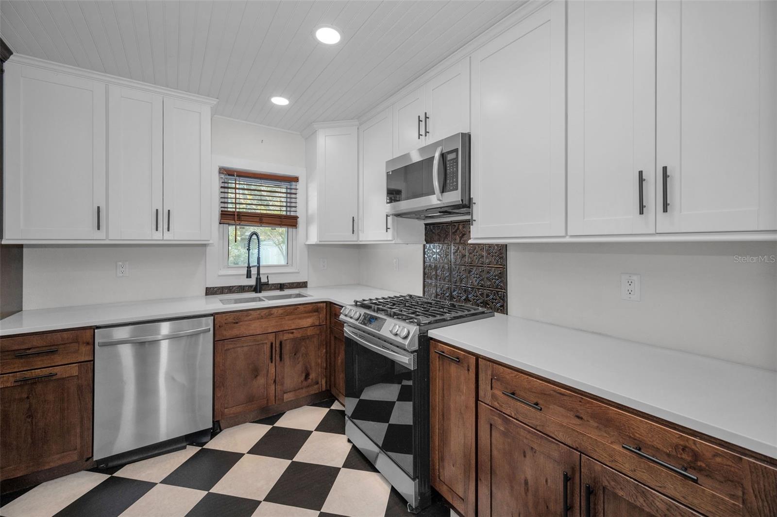 Image 3 of 48 For 1529 Paloma Lane