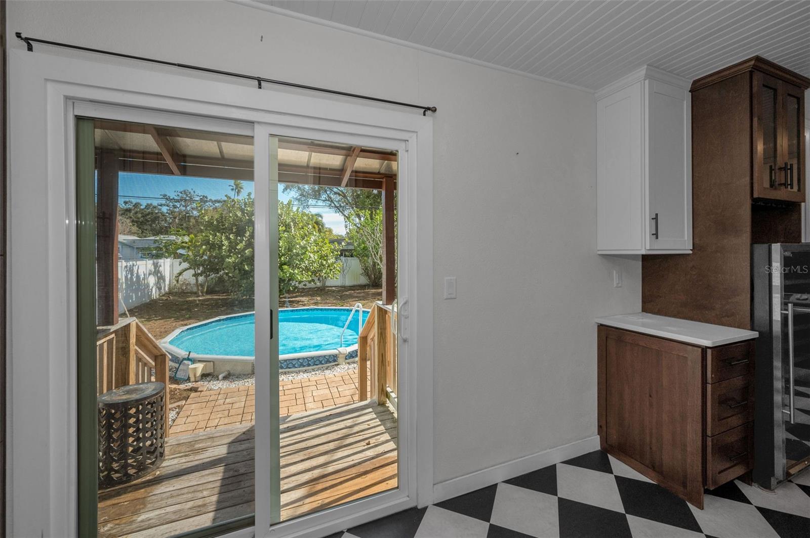 Image 9 of 48 For 1529 Paloma Lane