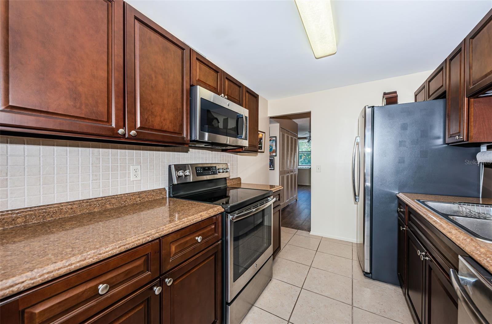 Image 11 of 34 For 4880 Locust Street Ne 227