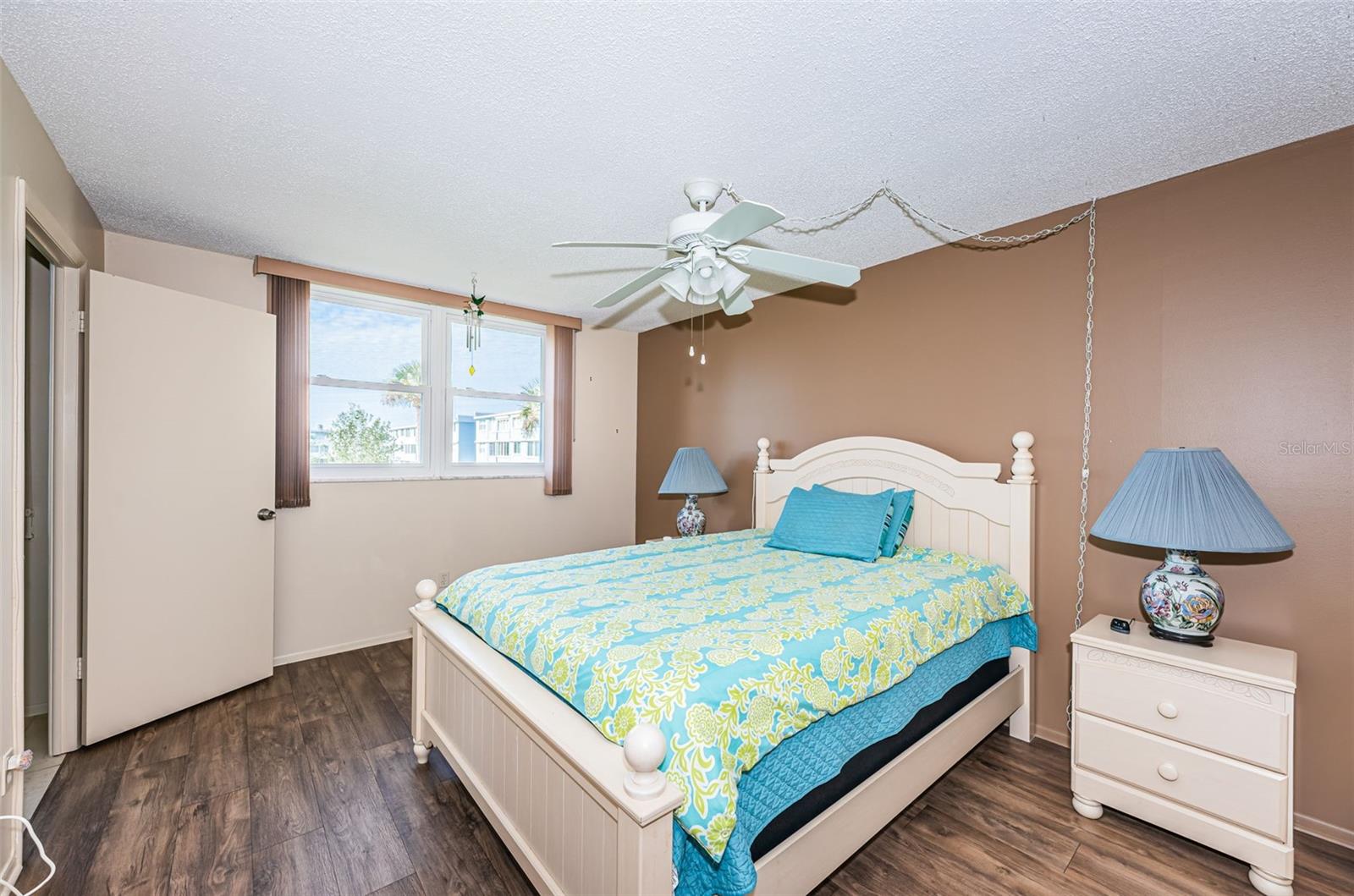 Image 17 of 34 For 4880 Locust Street Ne 227