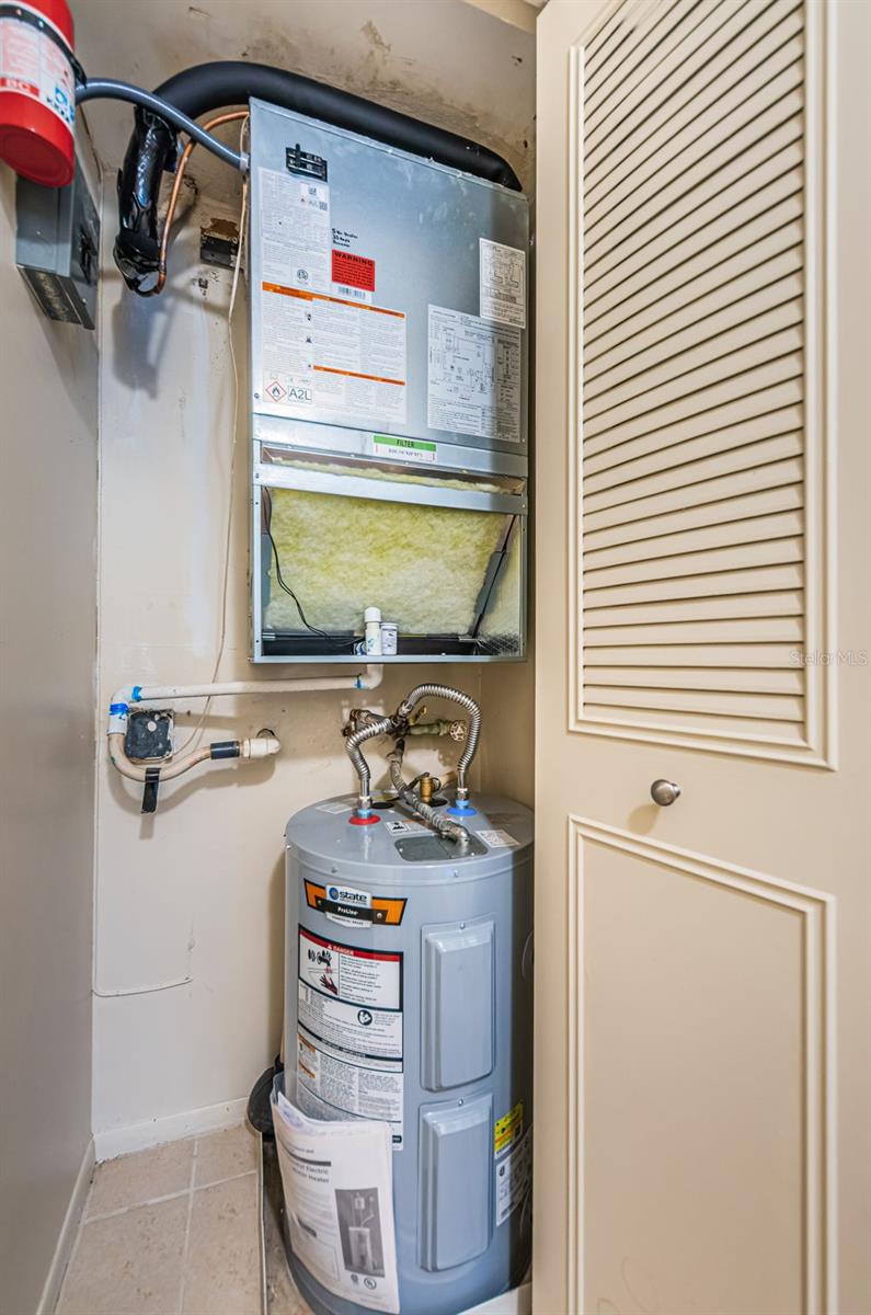 Image 23 of 34 For 4880 Locust Street Ne 227