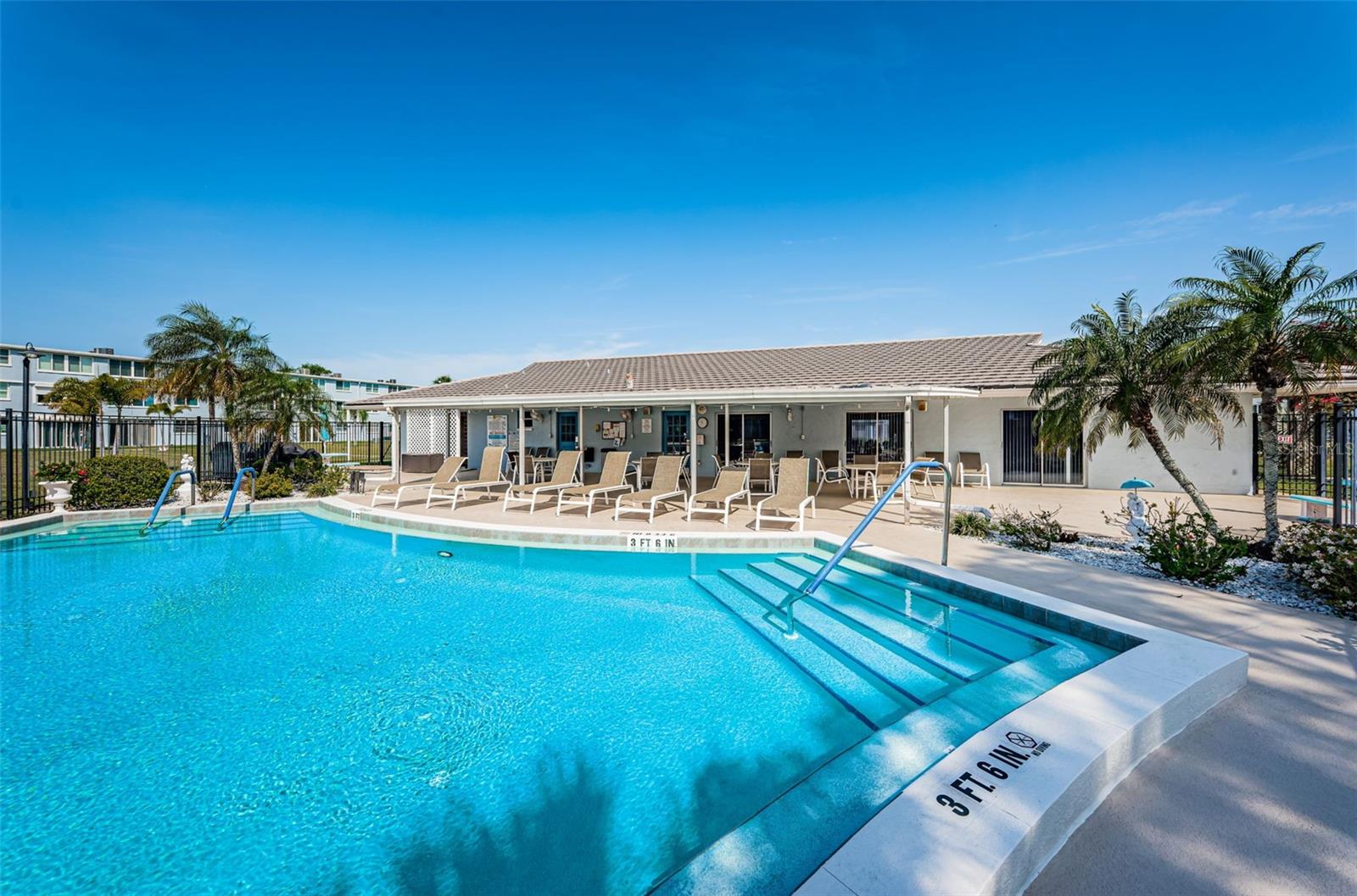 Image 27 of 34 For 4880 Locust Street Ne 227