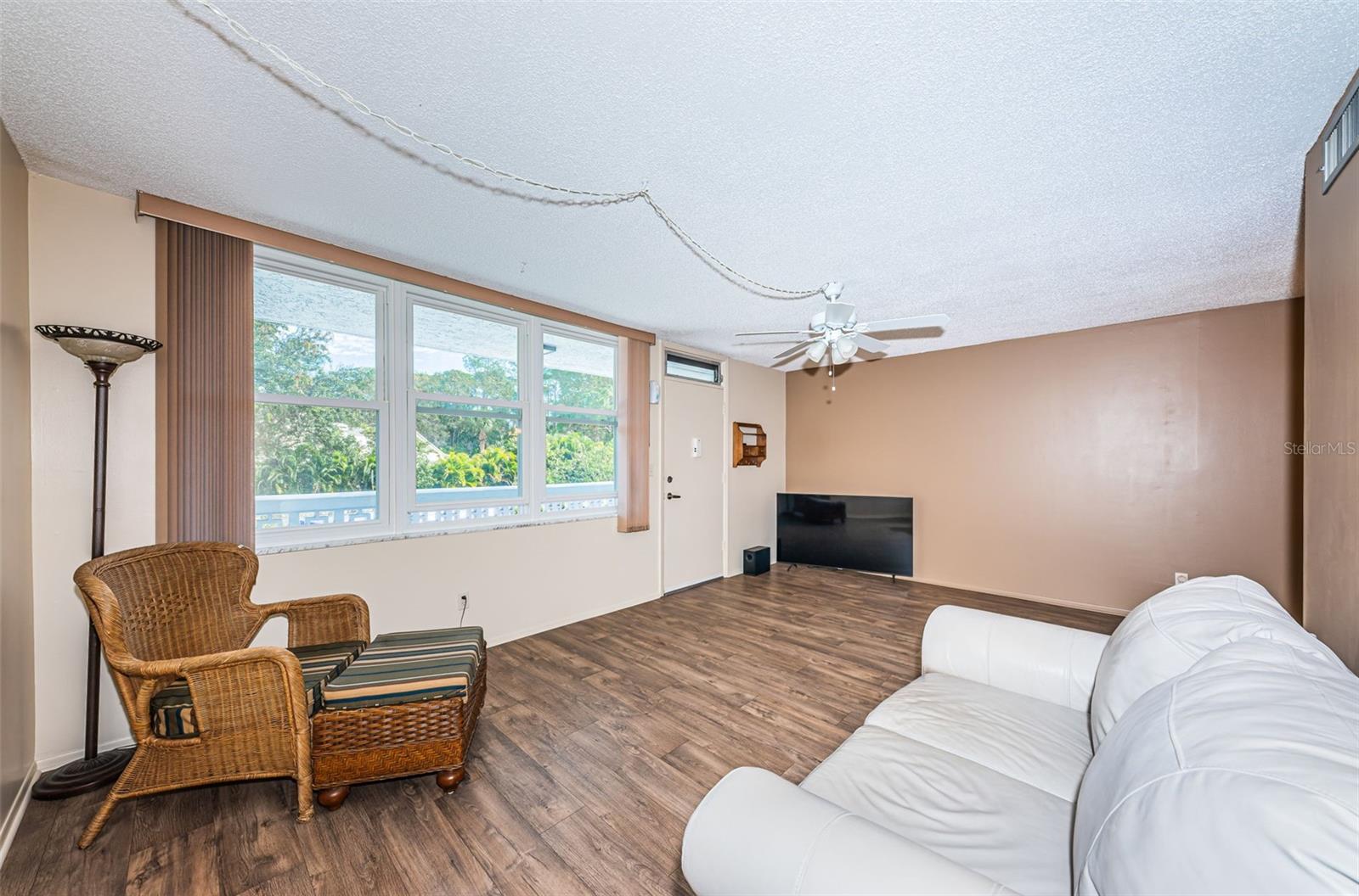 Image 4 of 34 For 4880 Locust Street Ne 227