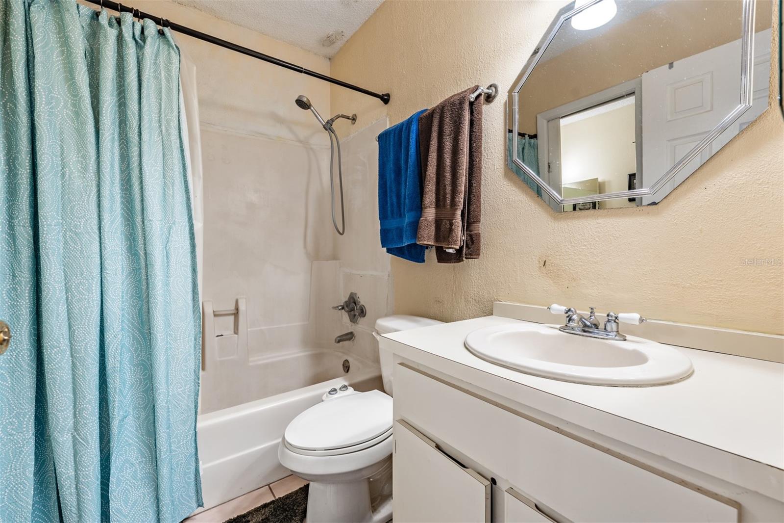 Image 19 of 35 For 6338 Spring Flower Drive 21