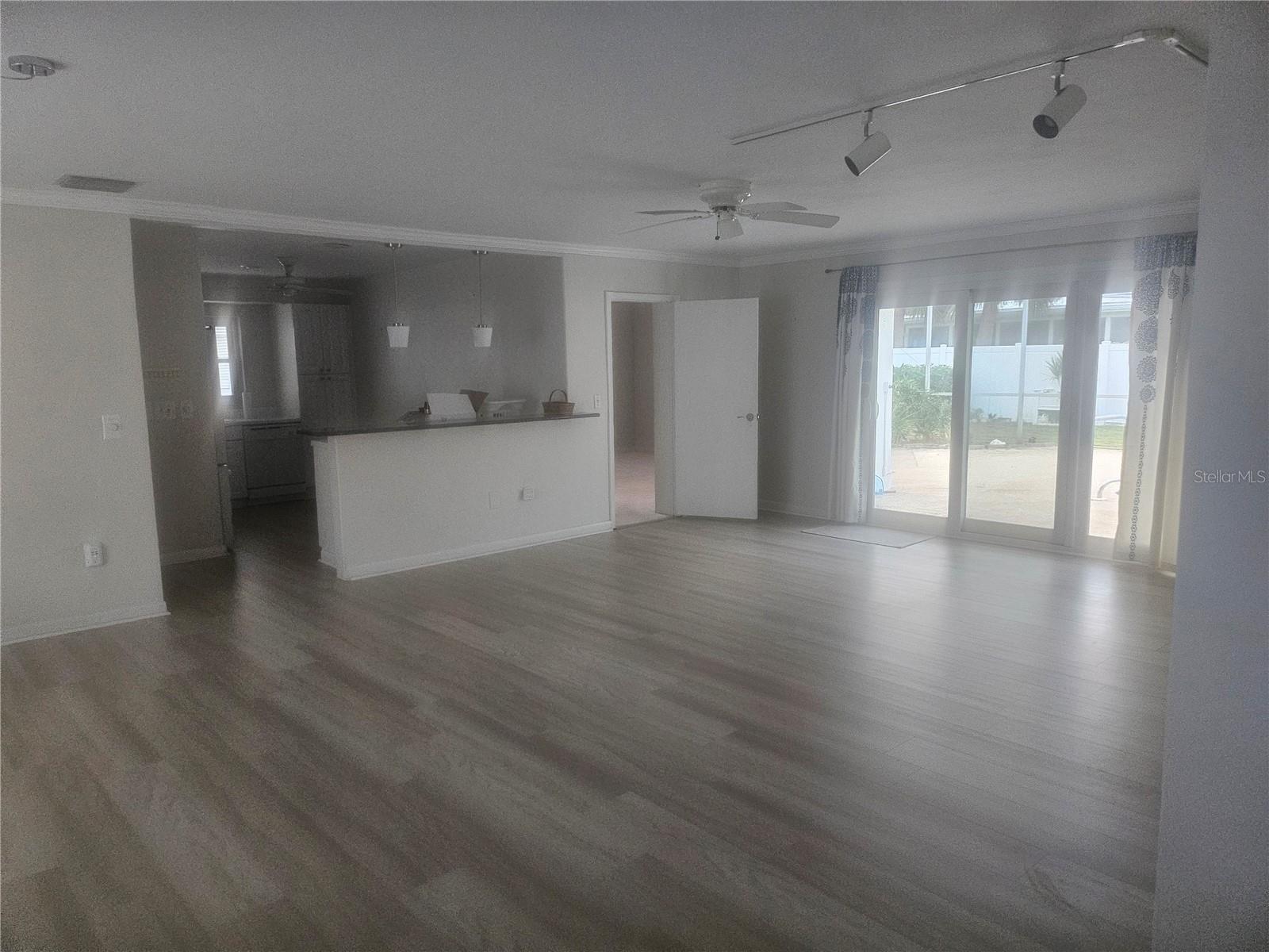 Image 2 of 11 For 332 2nd Street E