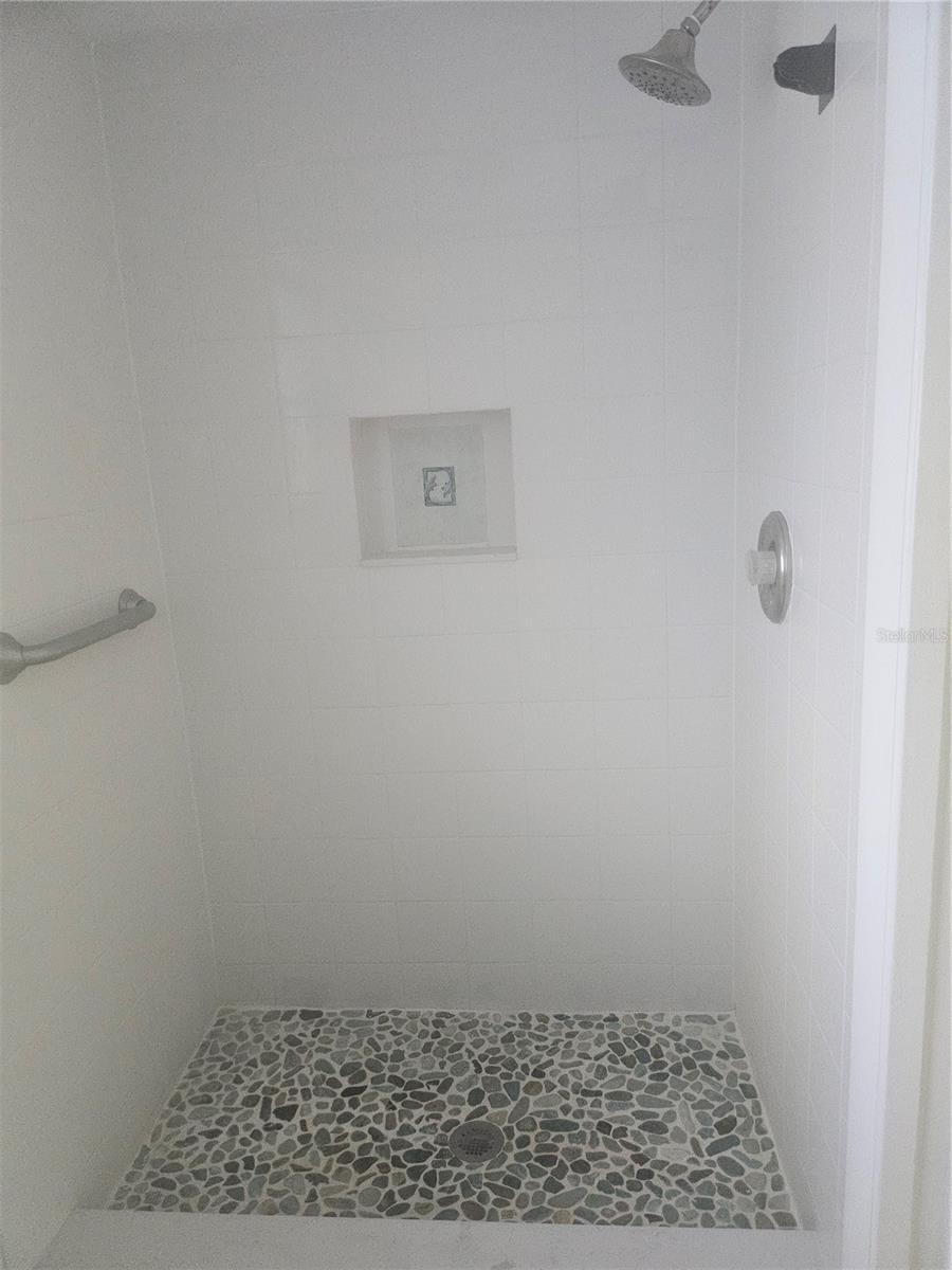 Image 8 of 11 For 332 2nd Street E