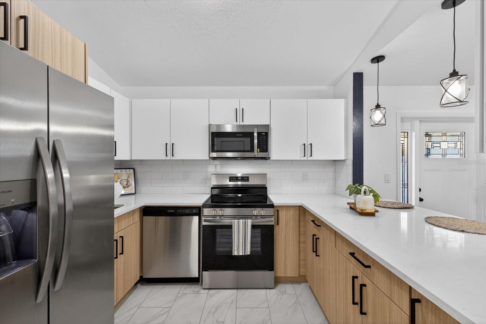 Image 12 of 32 For 9501 Drakemill Court