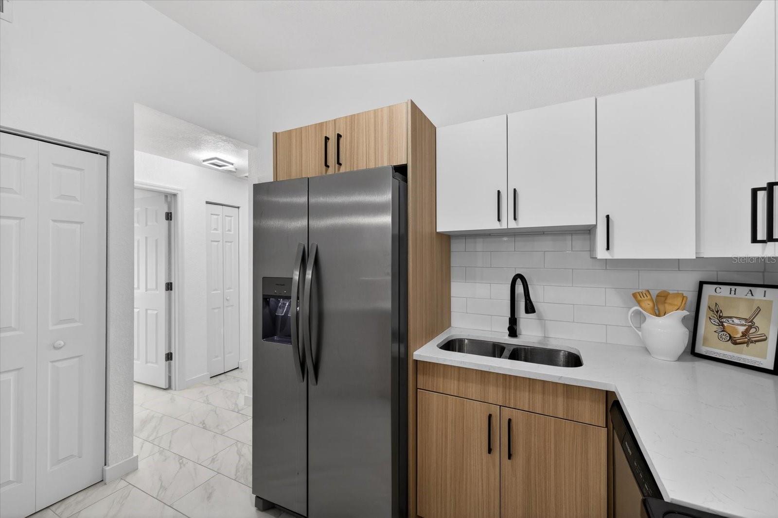 Image 13 of 32 For 9501 Drakemill Court