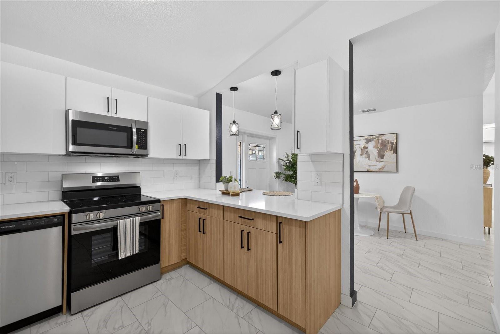 Image 14 of 32 For 9501 Drakemill Court