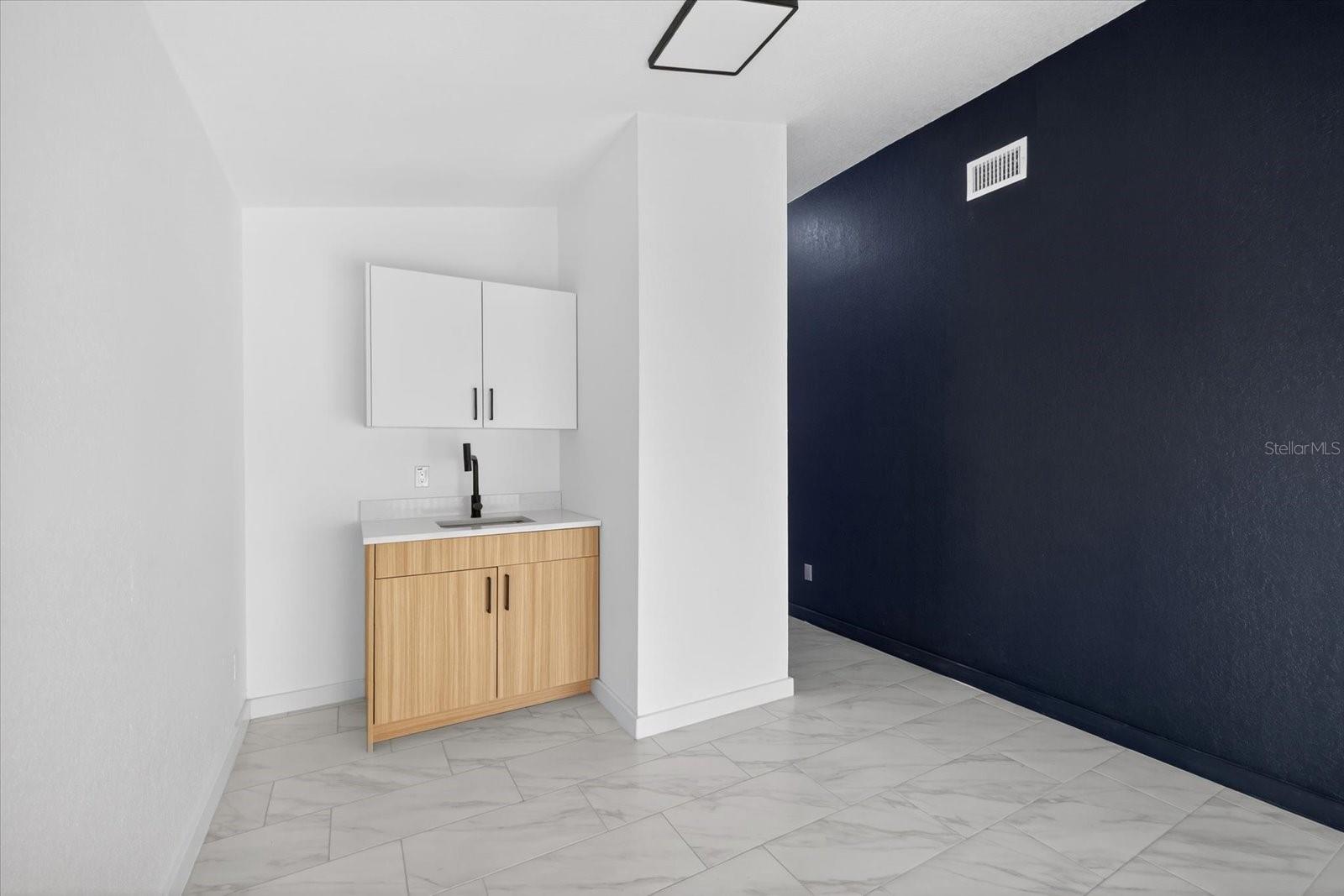 Image 20 of 32 For 9501 Drakemill Court