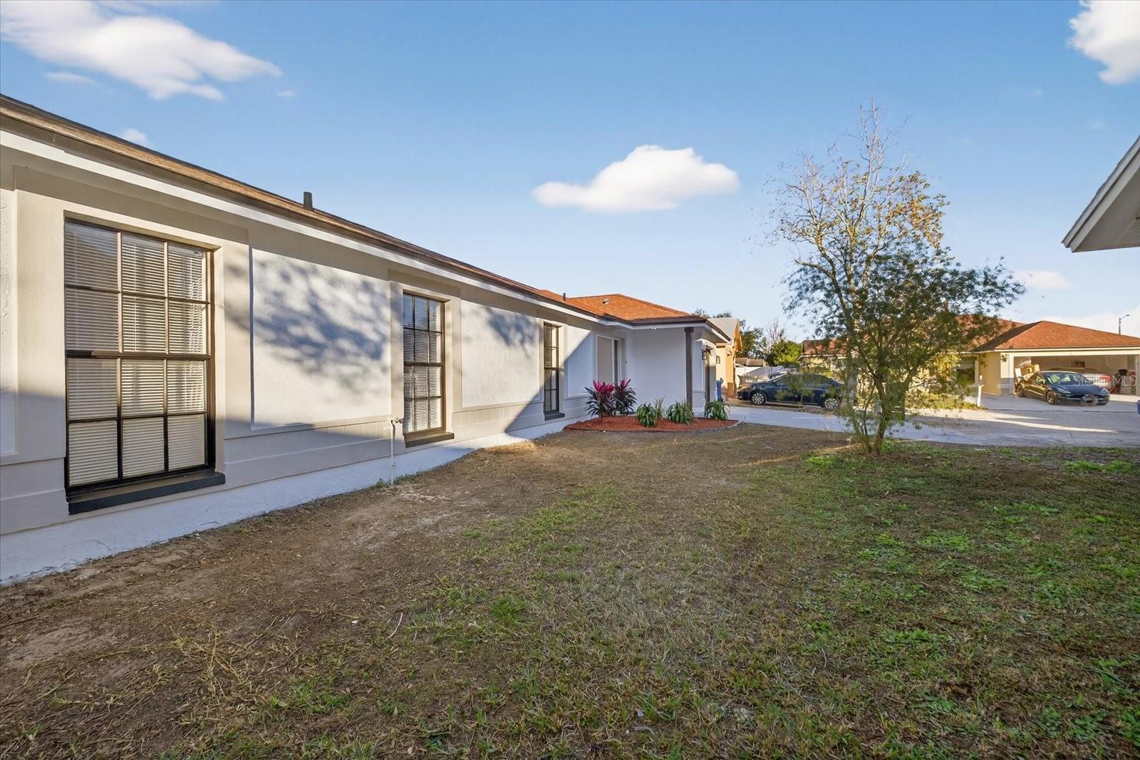 Image 4 of 32 For 9501 Drakemill Court