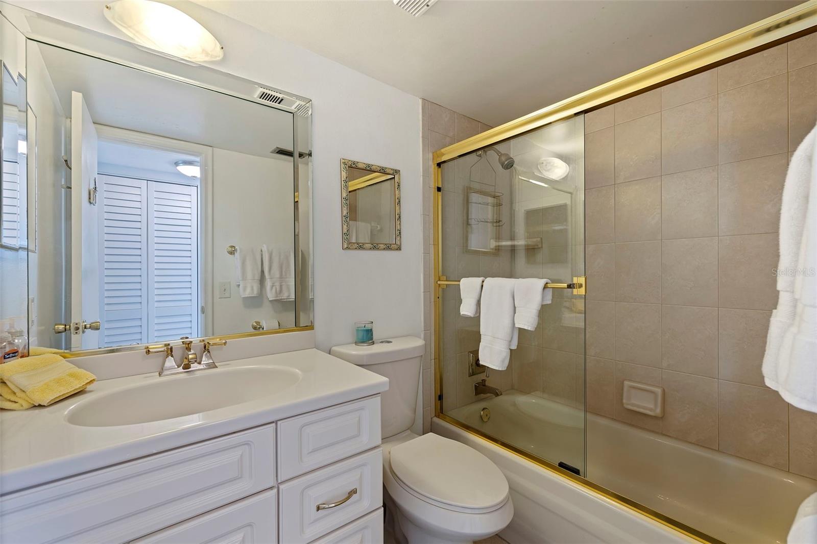 Image 19 of 50 For 6104 Palma Del Mar Boulevard S 404