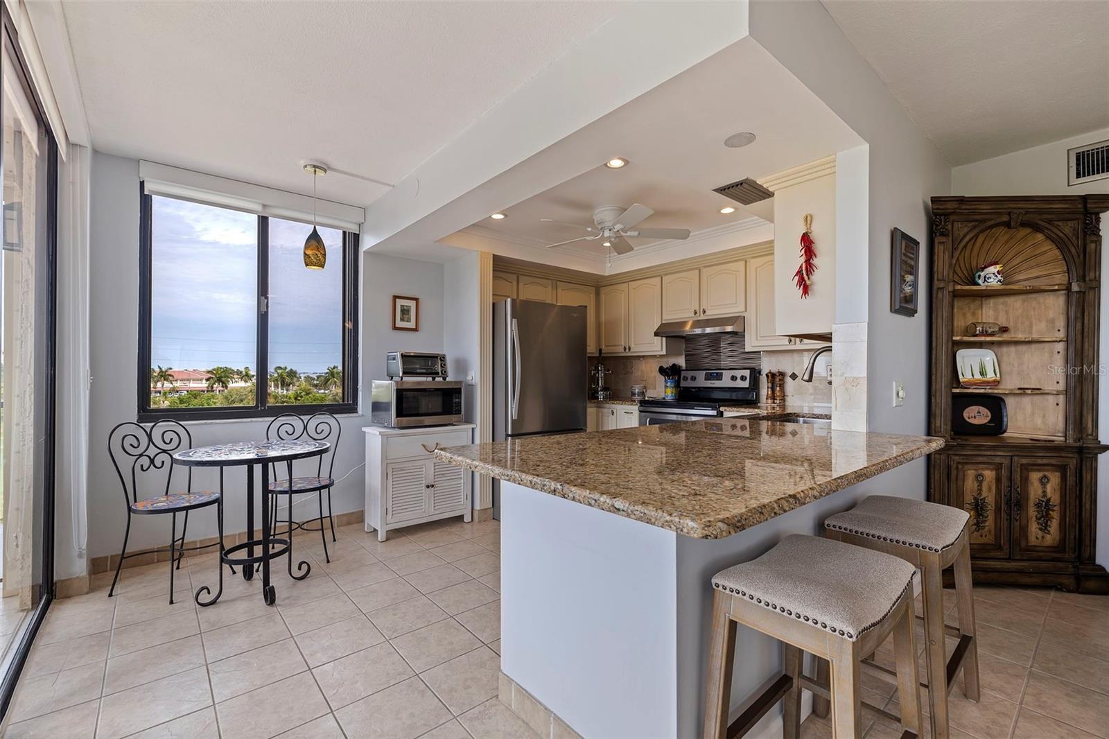 Image 9 of 50 For 6104 Palma Del Mar Boulevard S 404