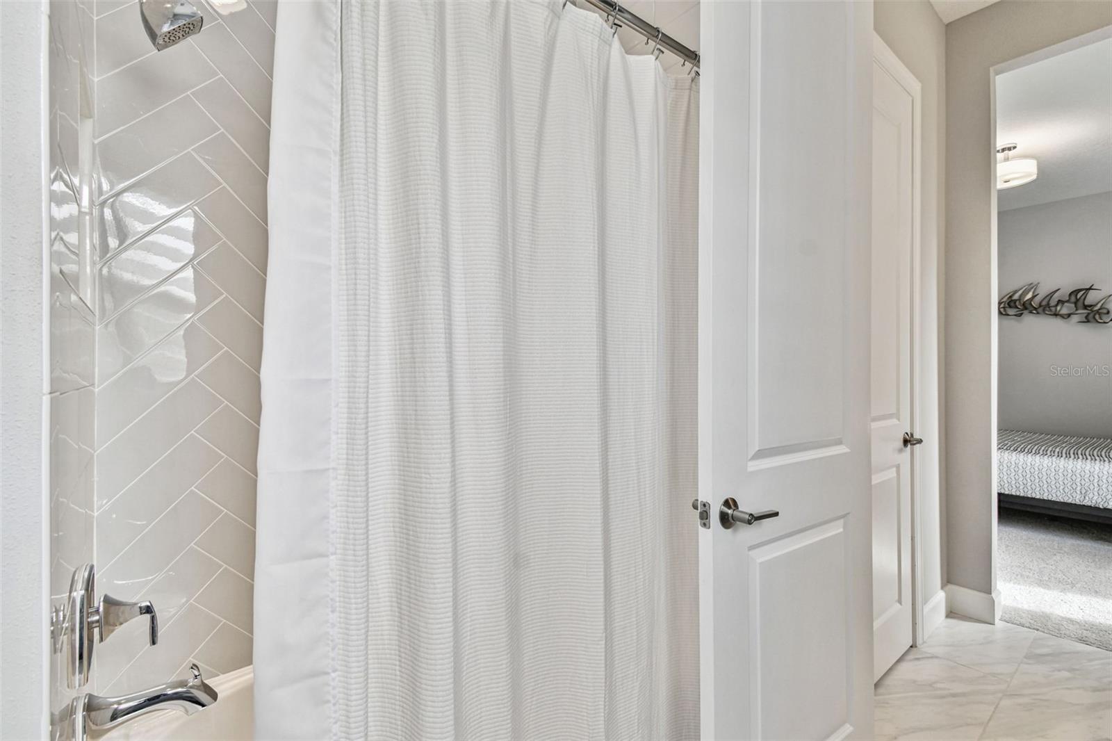 Image 36 of 68 For 4054 Rocky Shores Drive