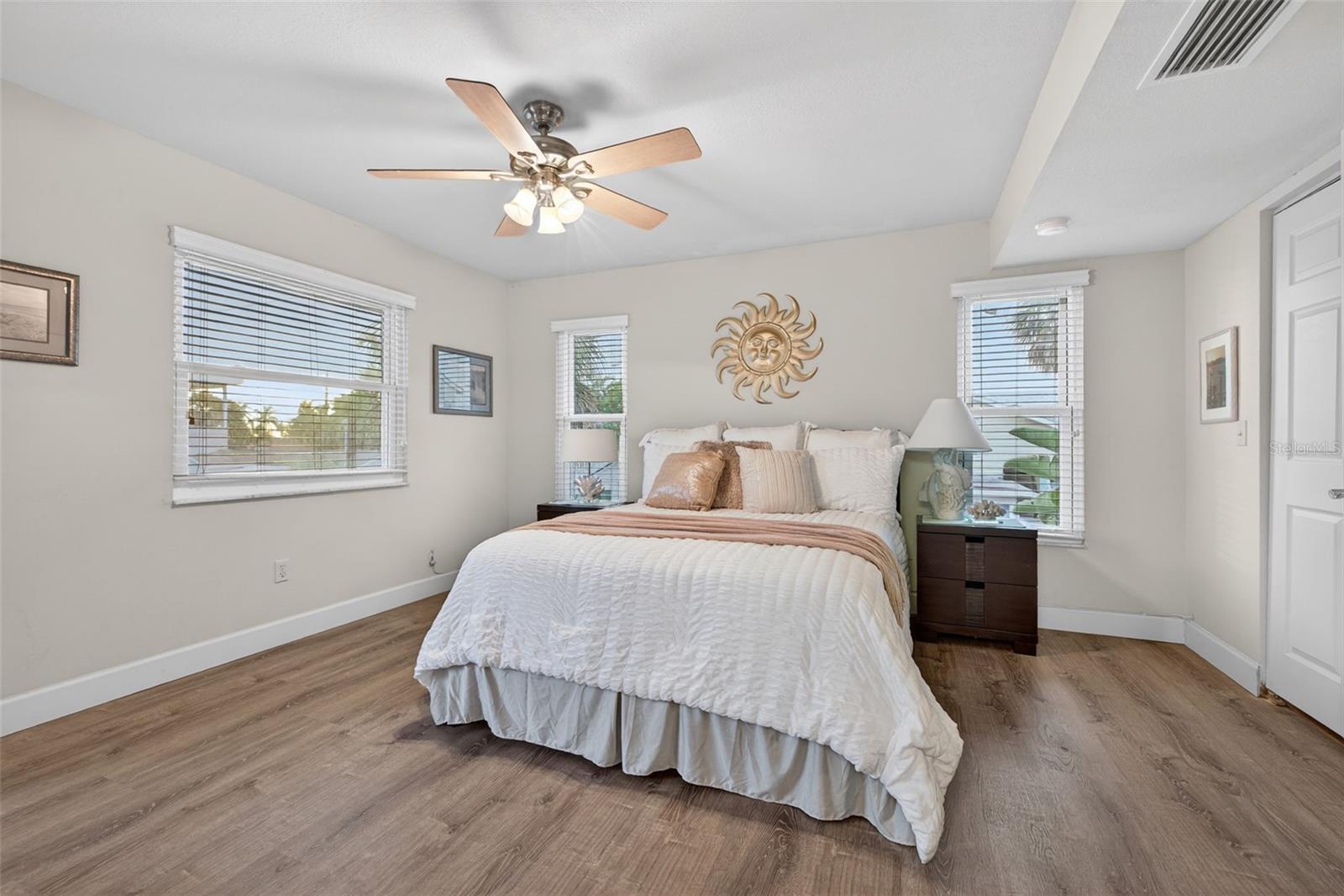 Image 10 of 27 For 118 94th Avenue