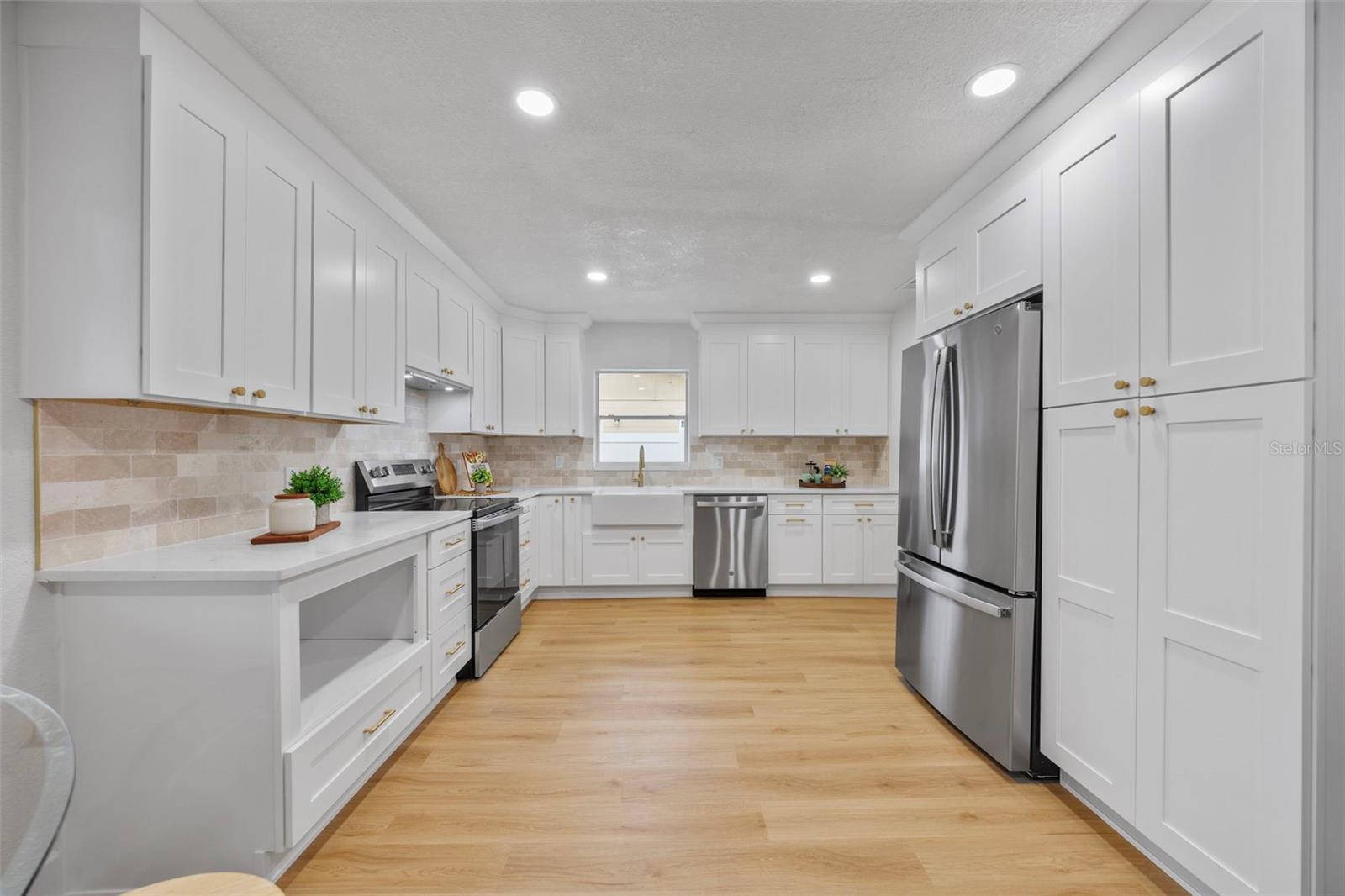 Image 17 of 47 For 4311 Narvarez Way S