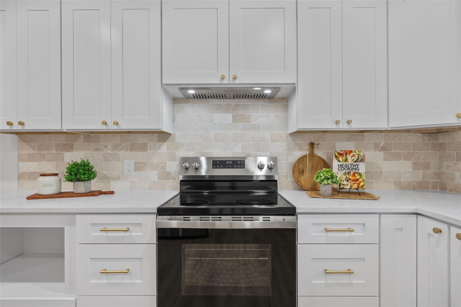 Image 18 of 47 For 4311 Narvarez Way S