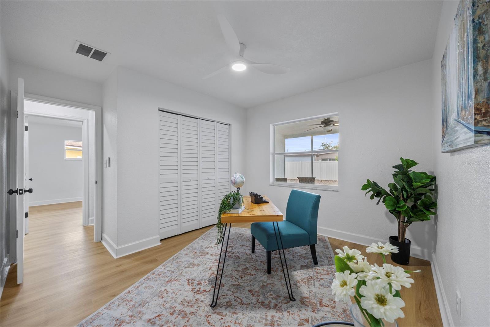 Image 27 of 47 For 4311 Narvarez Way S