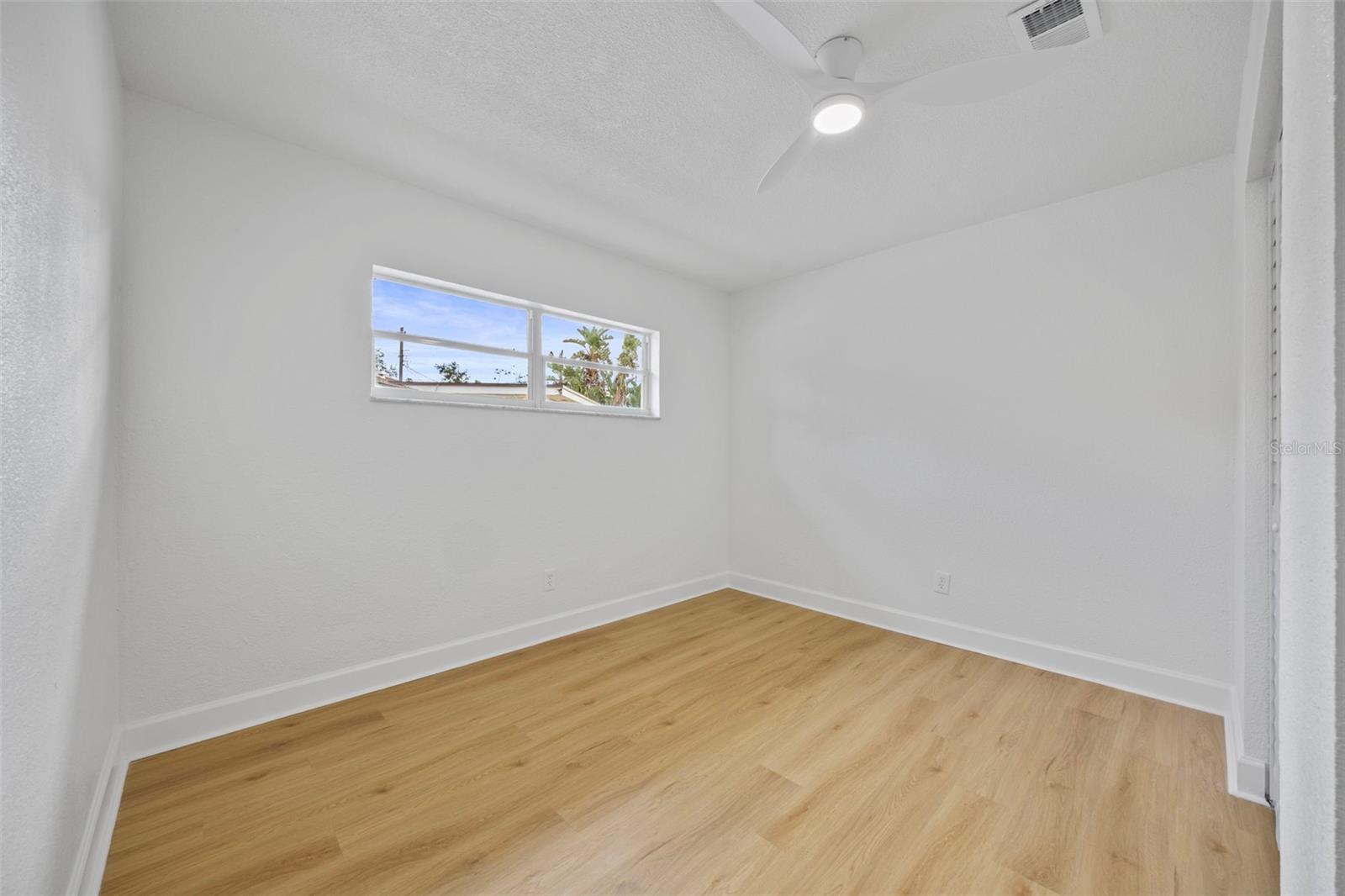 Image 28 of 47 For 4311 Narvarez Way S