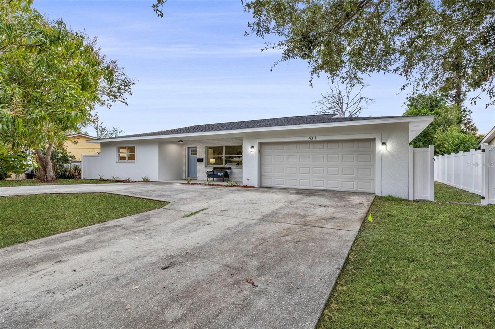 Image 5 of 47 For 4311 Narvarez Way S