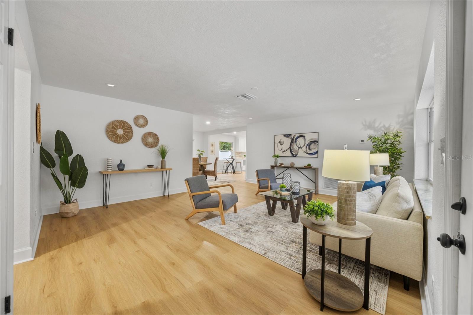 Image 9 of 47 For 4311 Narvarez Way S