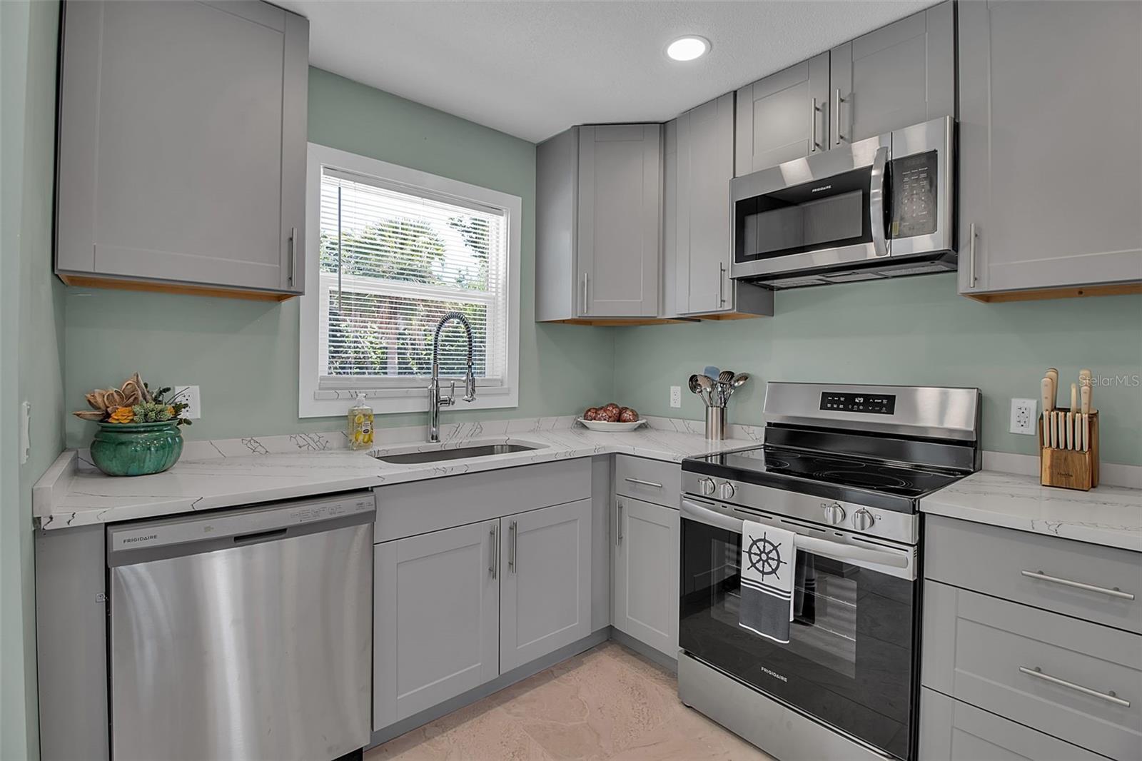 Image 5 of 29 For 713 Saint Judes Drive S 2