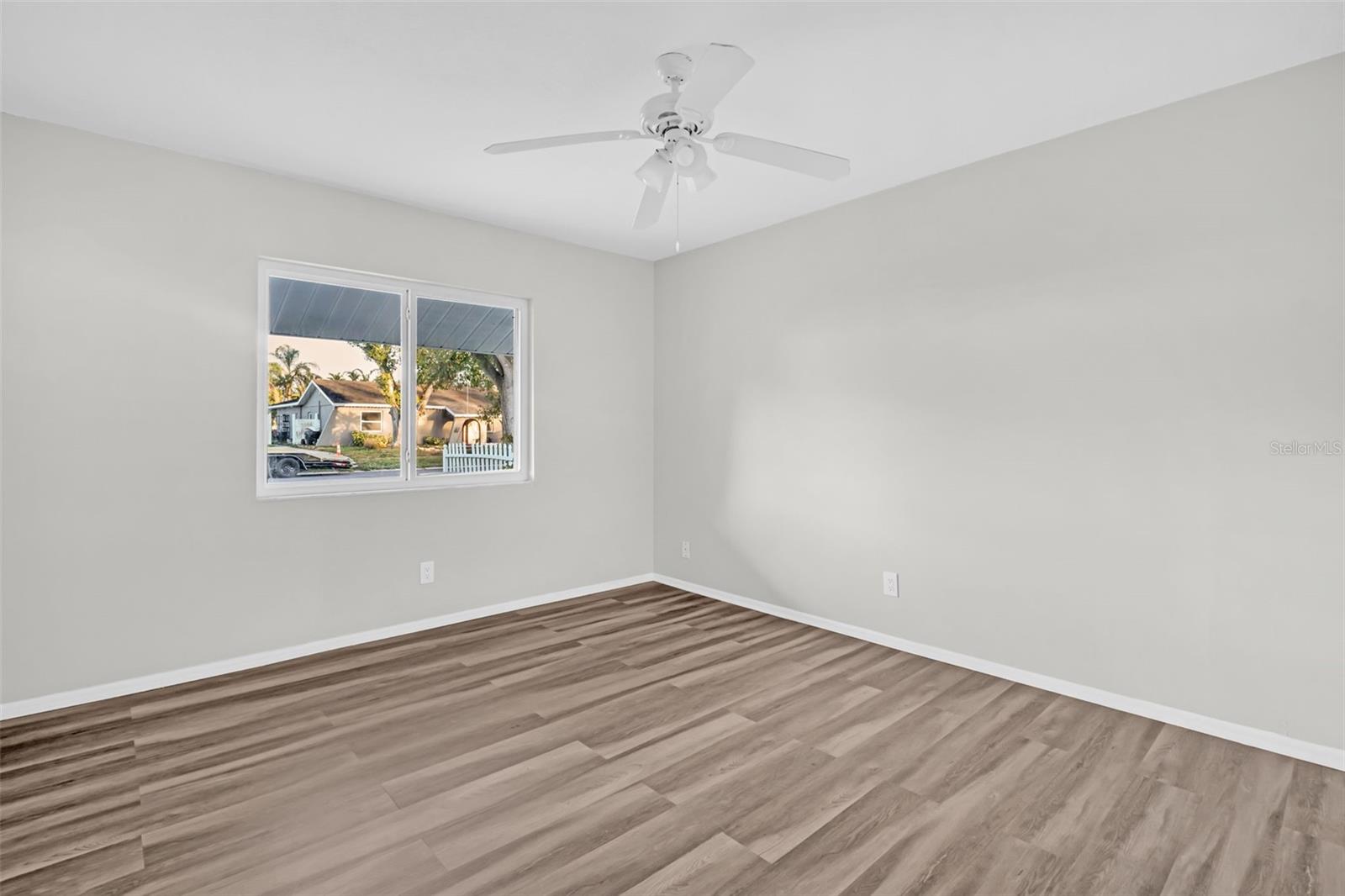 Image 18 of 37 For 12392 Cumberland Drive