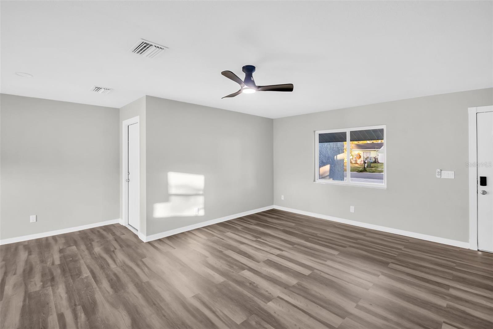 Image 4 of 37 For 12392 Cumberland Drive