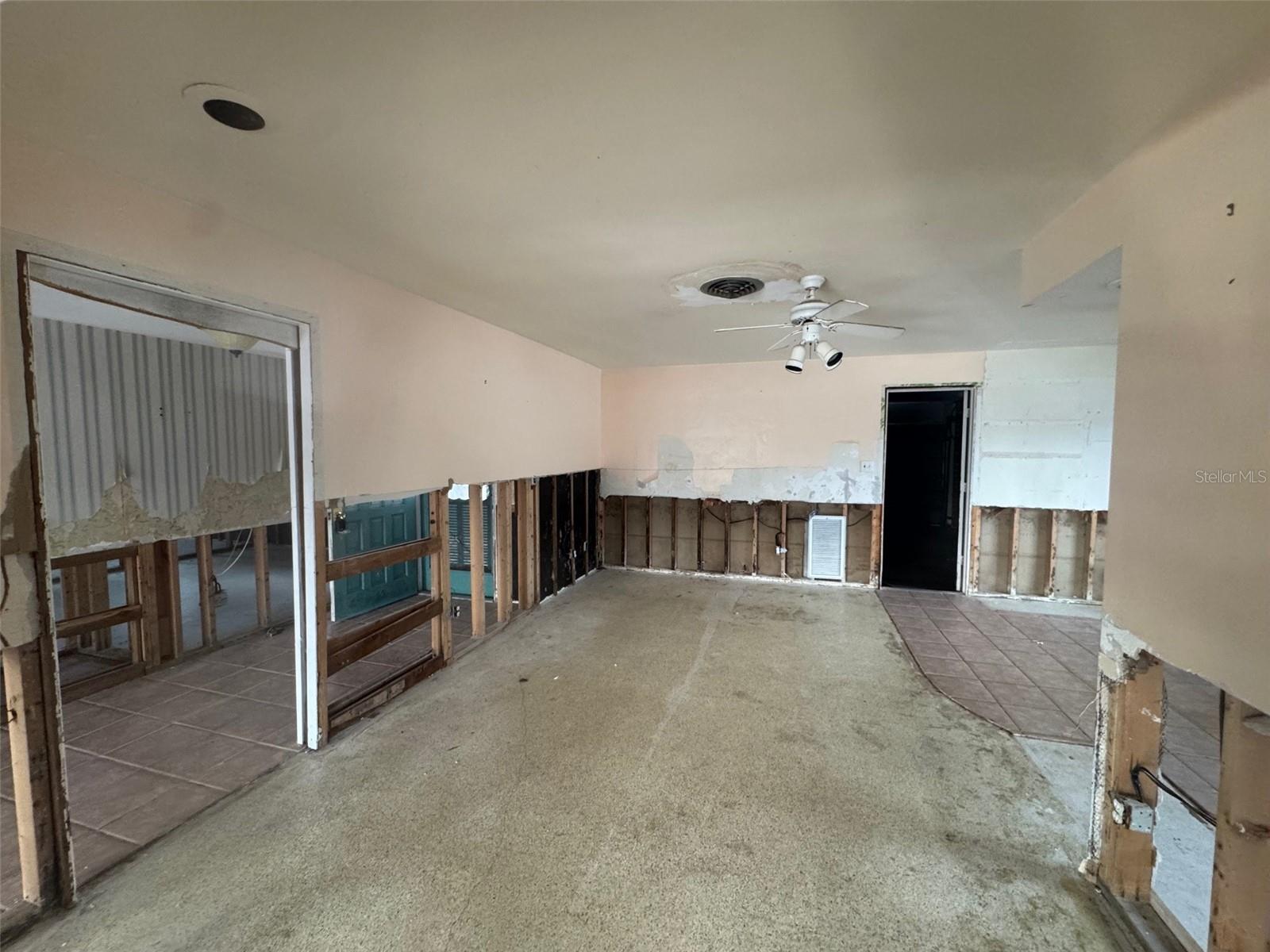 Image 8 of 54 For 5116 Venetian Boulevard Ne