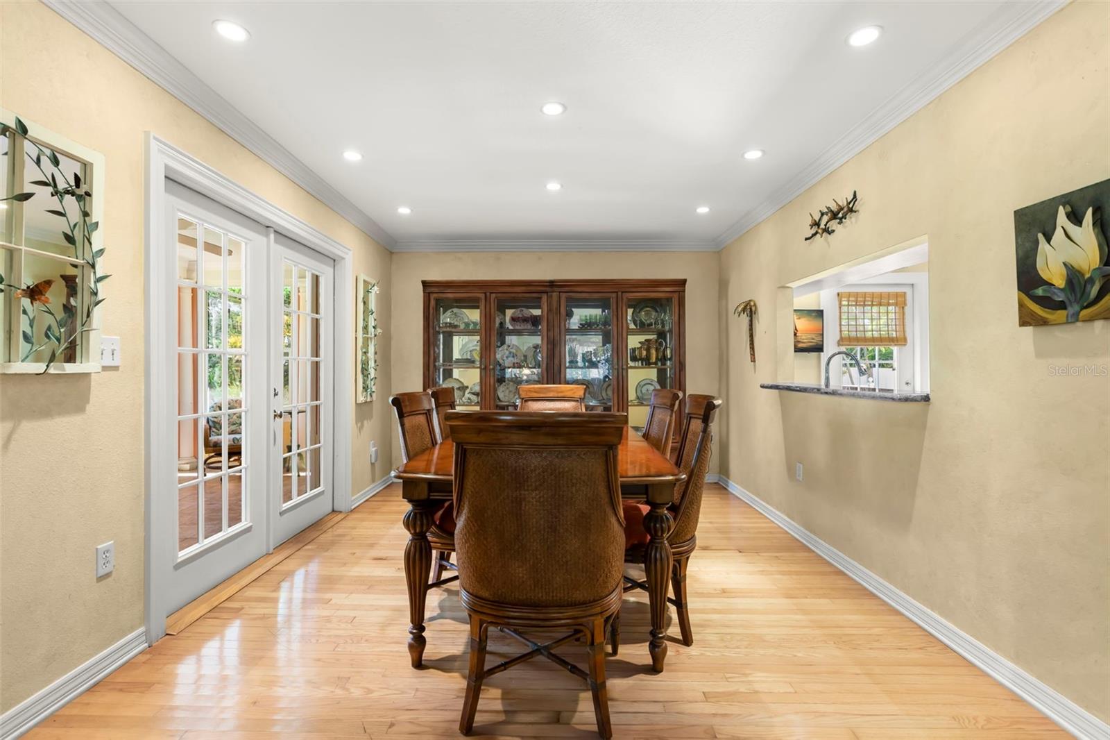 Image 18 of 68 For 1417 Beach Drive Ne