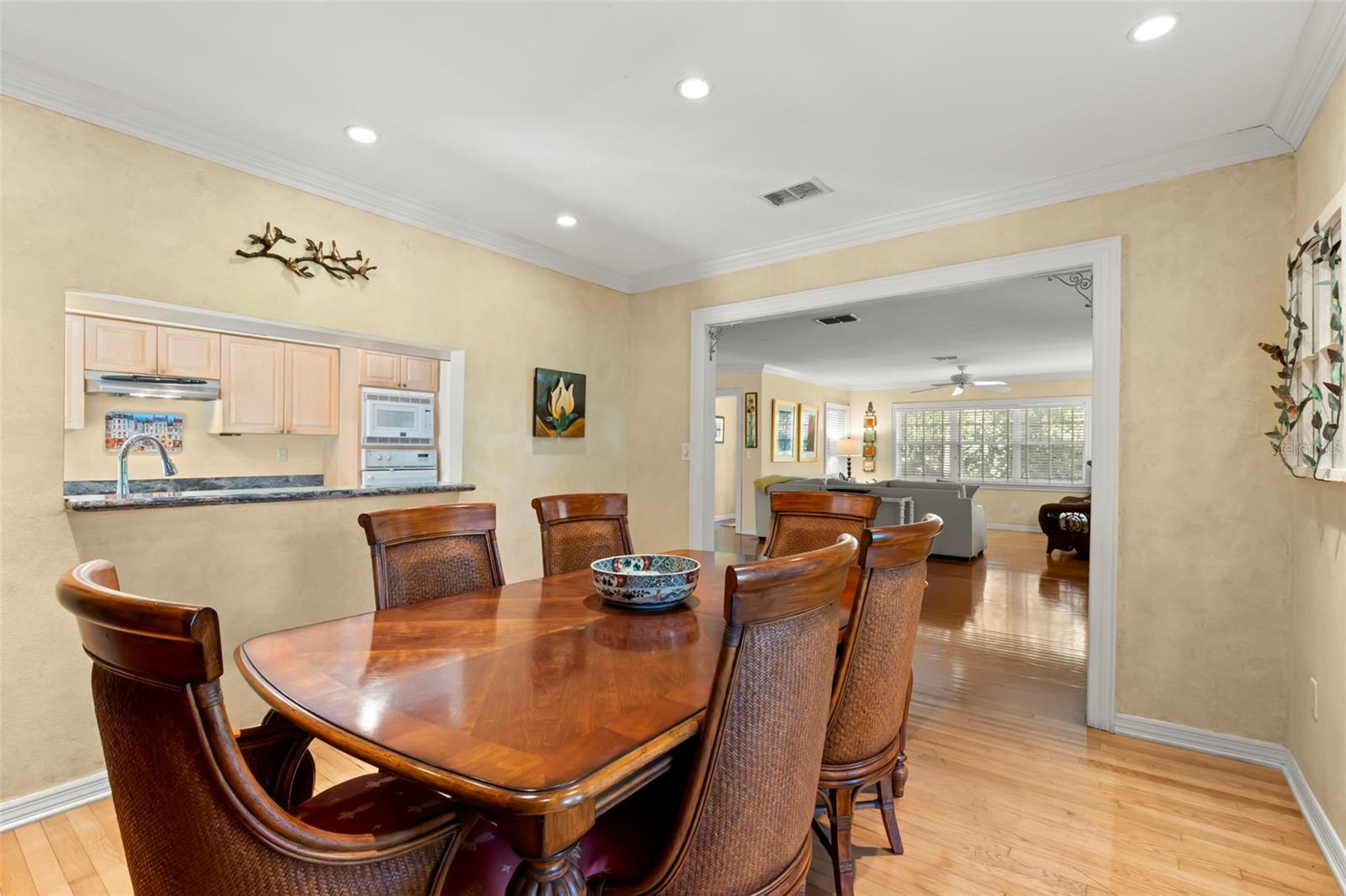 Image 19 of 68 For 1417 Beach Drive Ne