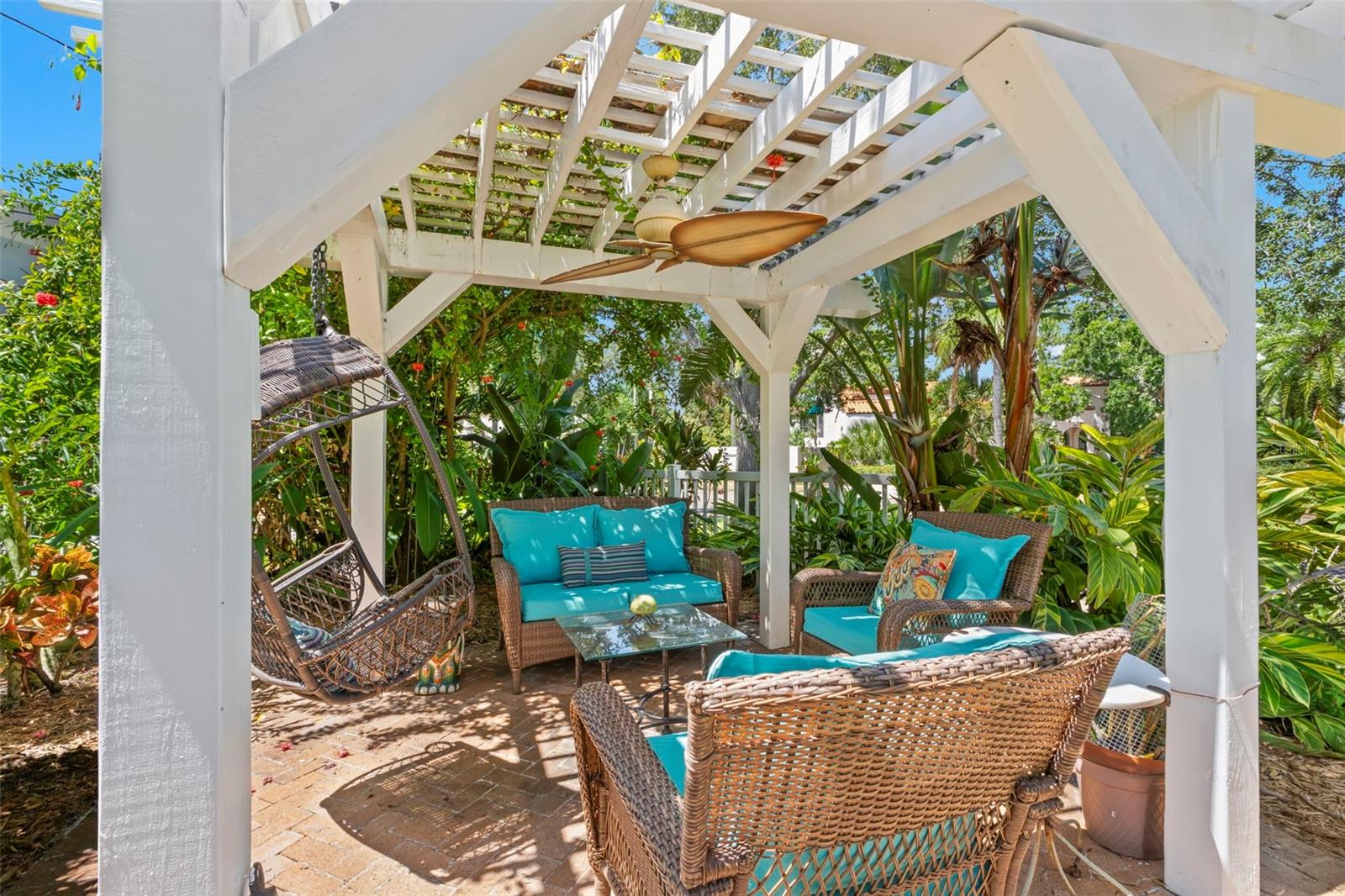 Image 36 of 68 For 1417 Beach Drive Ne