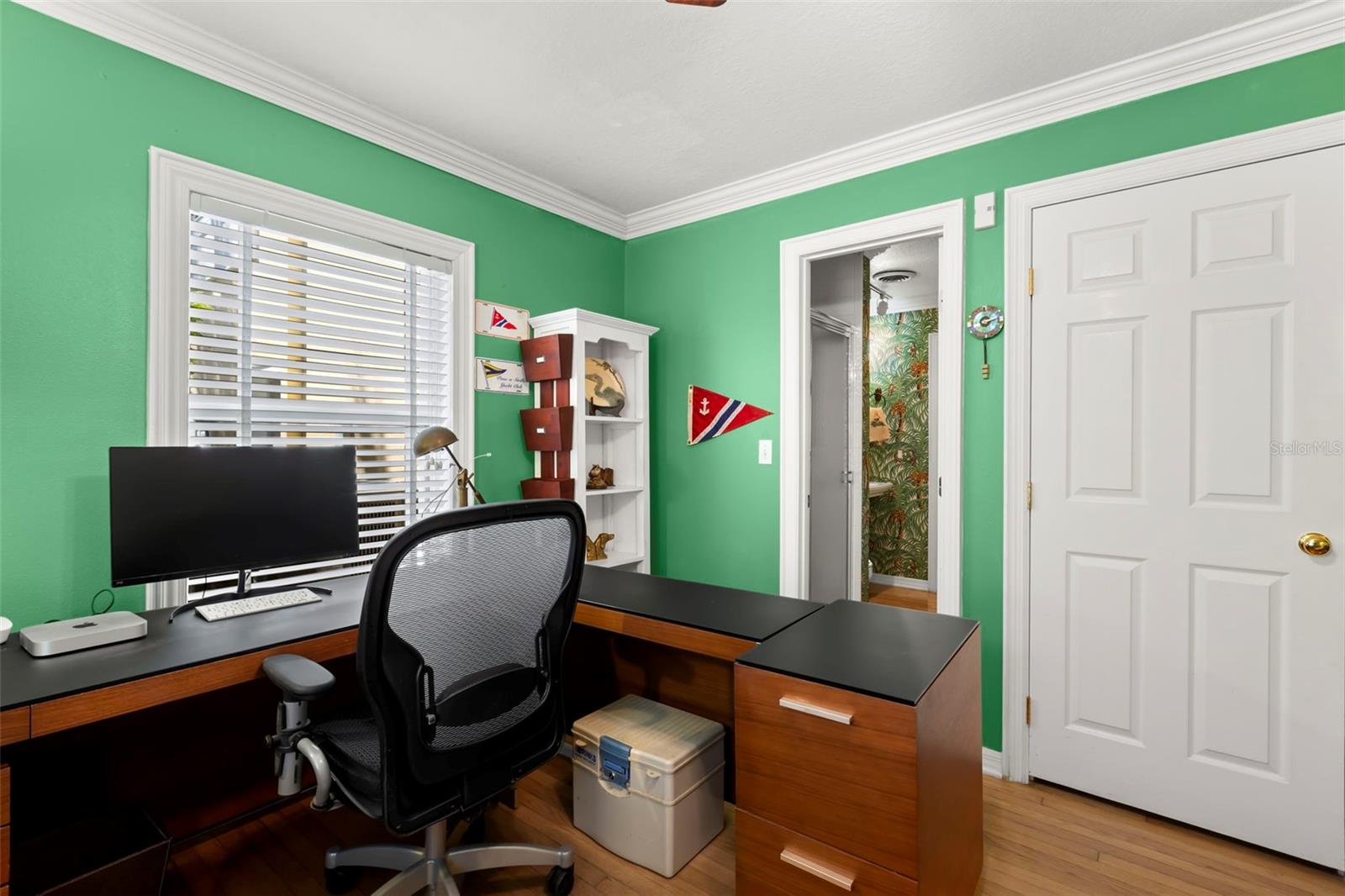 Image 41 of 68 For 1417 Beach Drive Ne