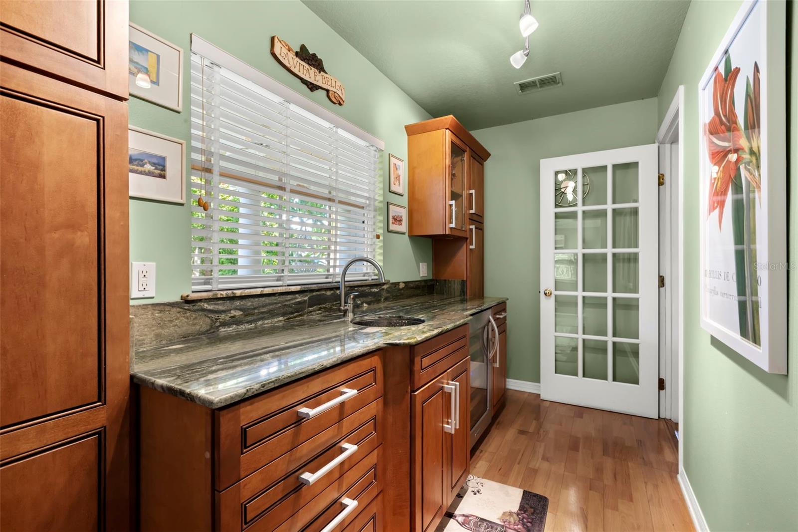 Image 45 of 68 For 1417 Beach Drive Ne