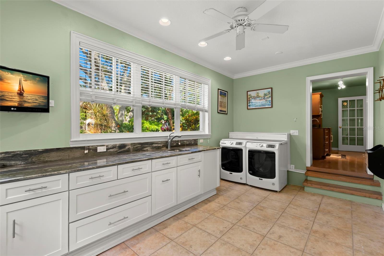 Image 46 of 68 For 1417 Beach Drive Ne