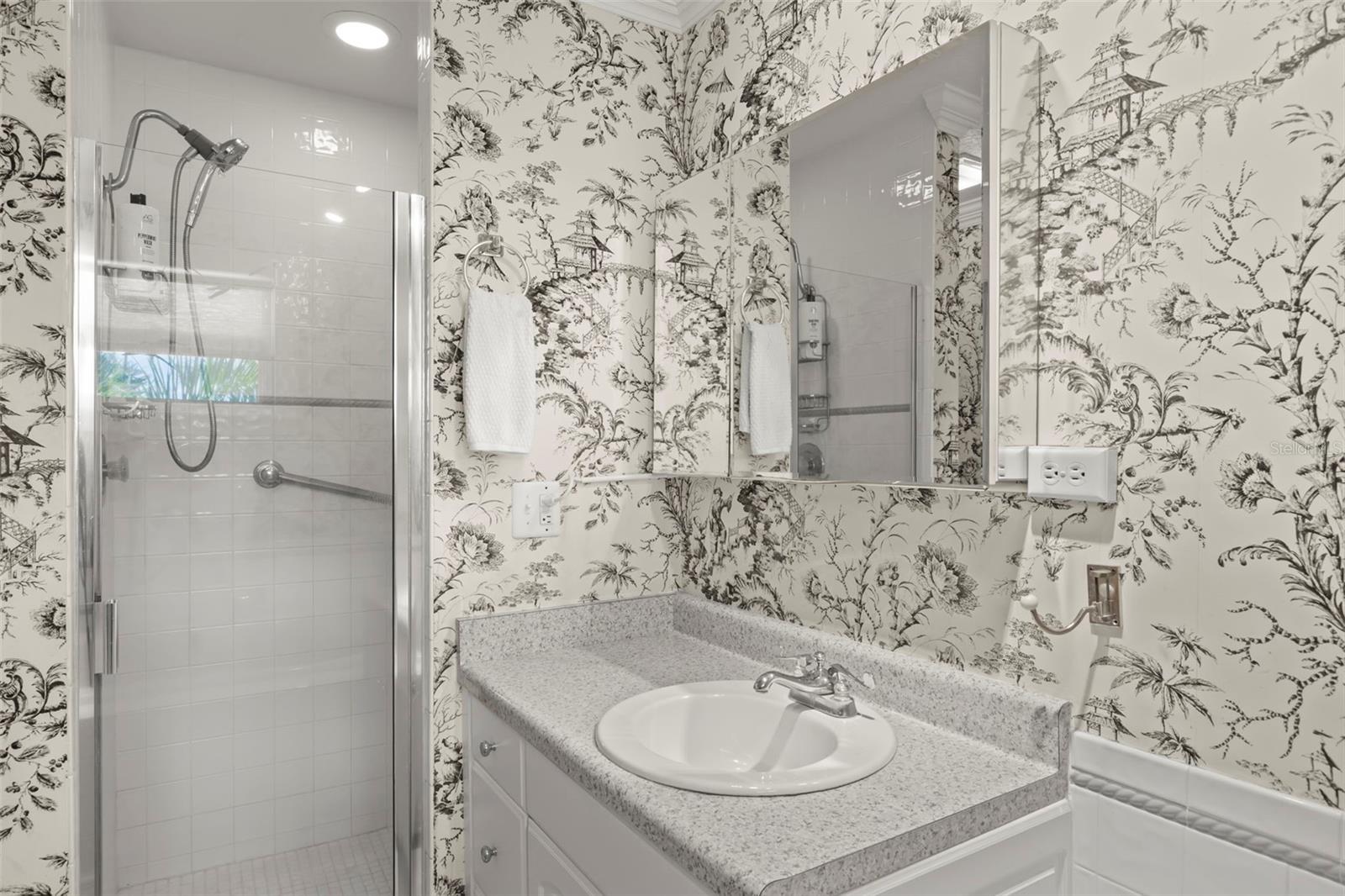 Image 52 of 68 For 1417 Beach Drive Ne