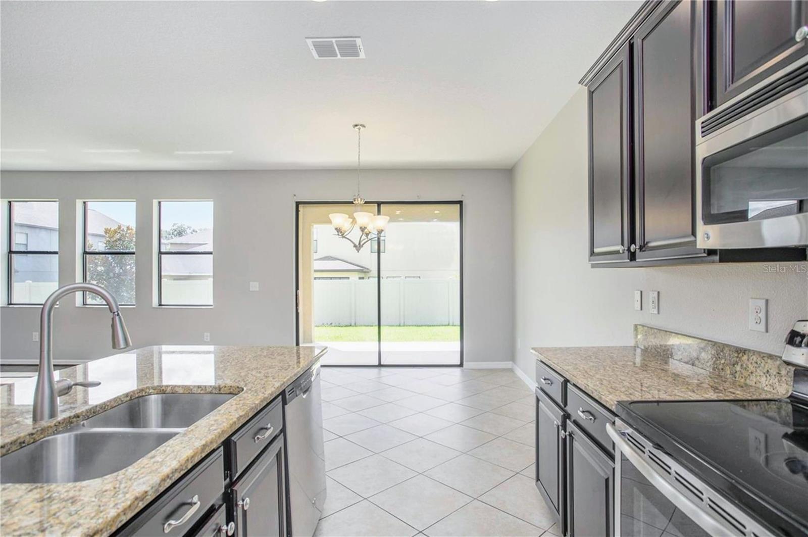 Image 6 of 44 For 11061 Little Blue Heron Dr