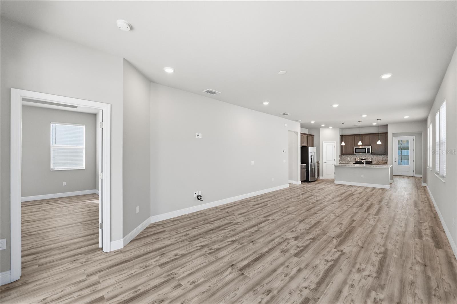 Image 10 of 35 For 1556 River Circle