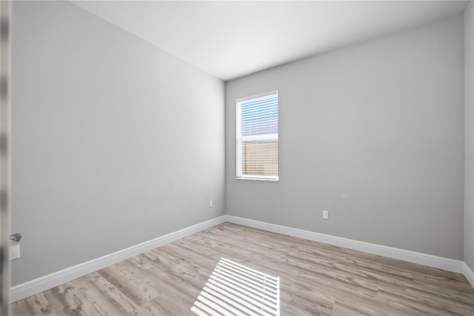 Image 19 of 35 For 1556 River Circle