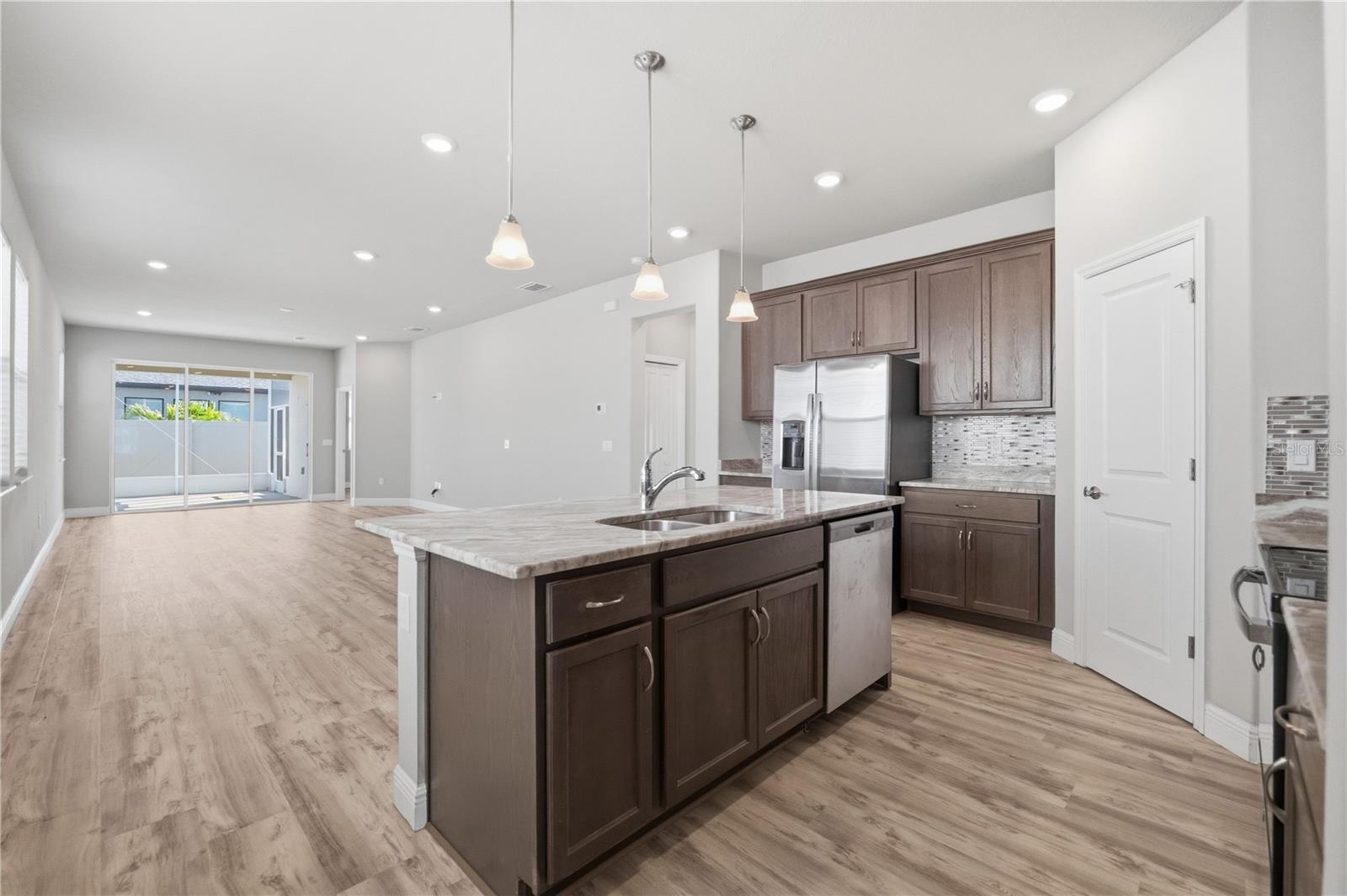 Image 5 of 35 For 1556 River Circle