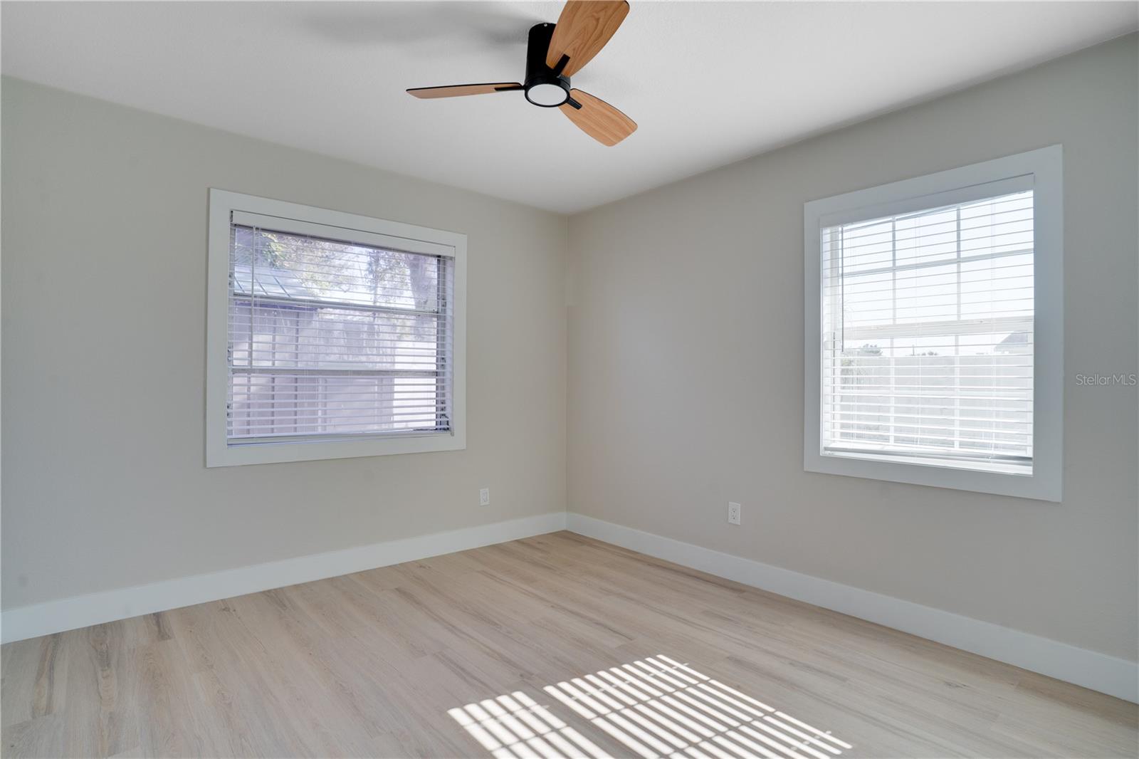 Image 18 of 34 For 1132 76th Avenue N