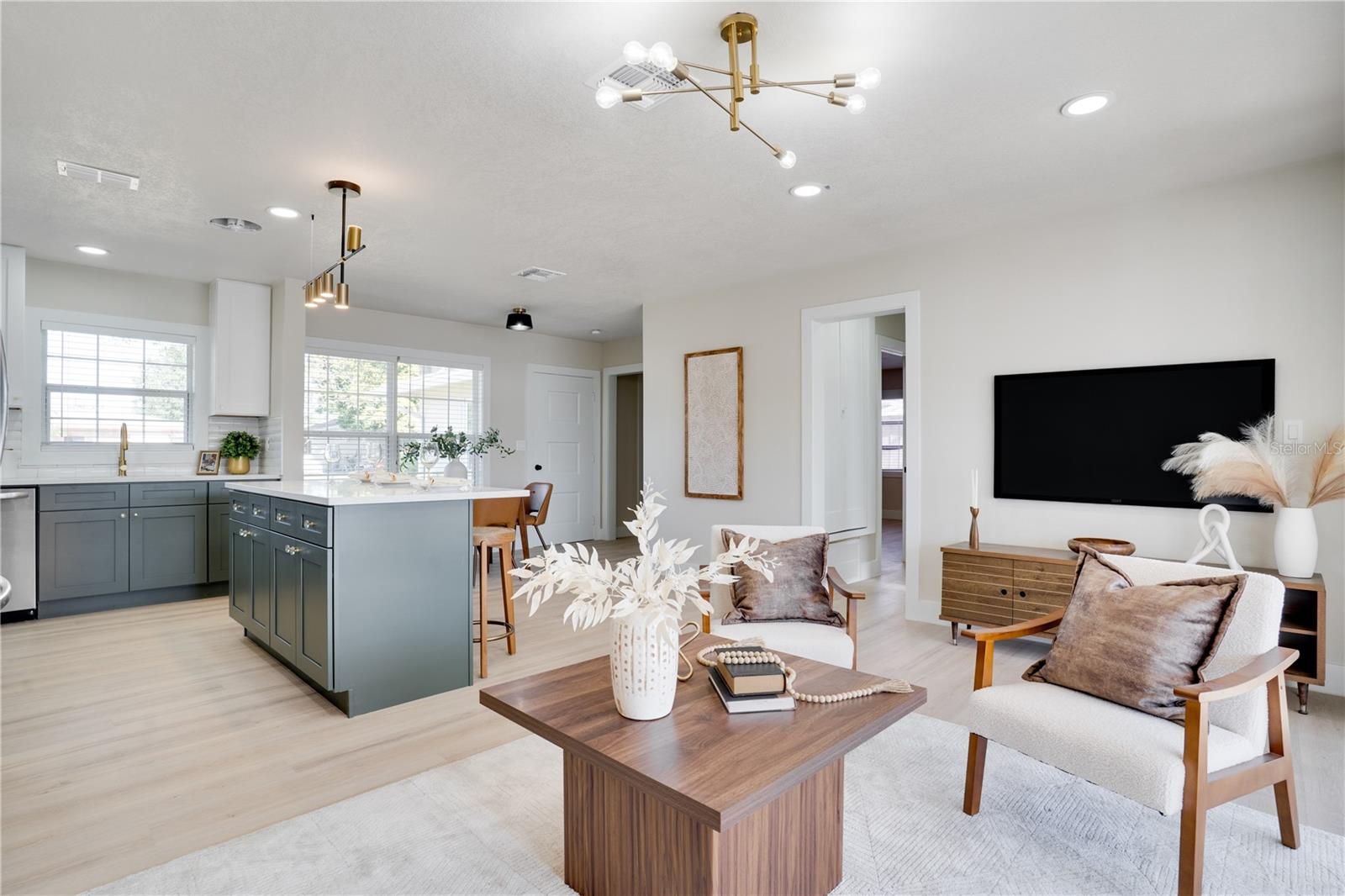 Image 5 of 34 For 1132 76th Avenue N