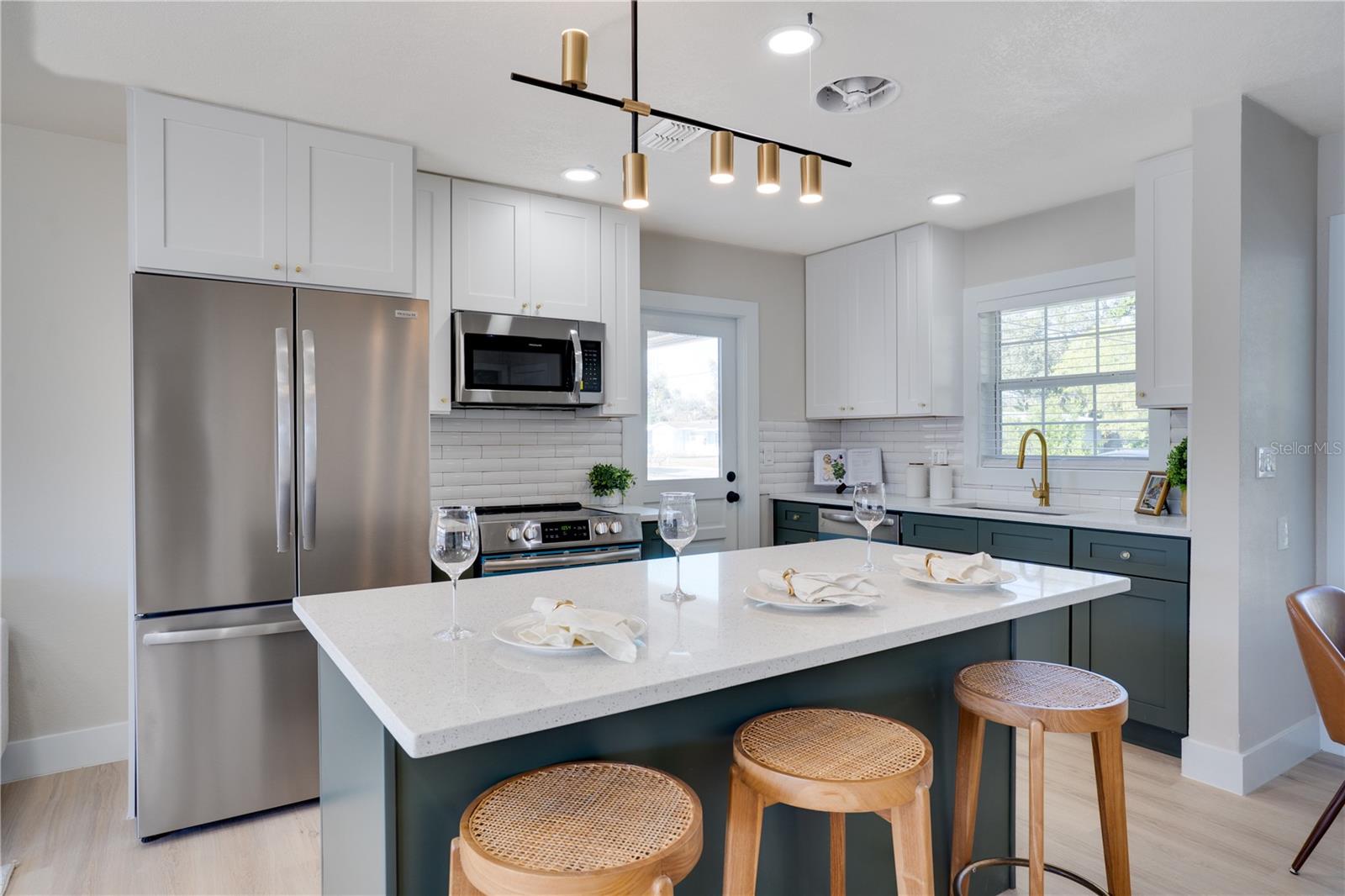 Image 7 of 34 For 1132 76th Avenue N